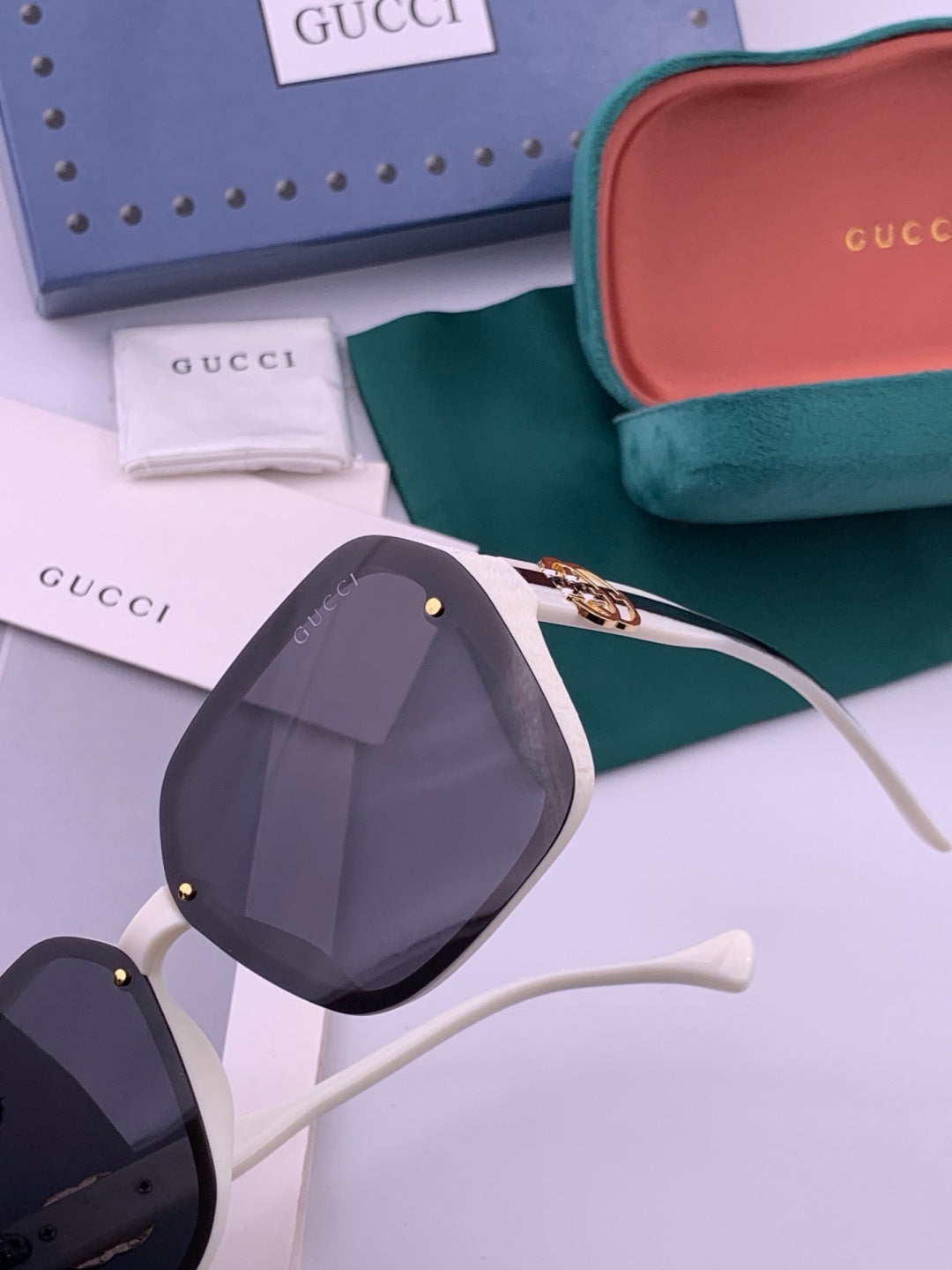 Gucci G0772 Polarized Square Gold Lens Sunglasses for Women - 357805 - detail image 3
