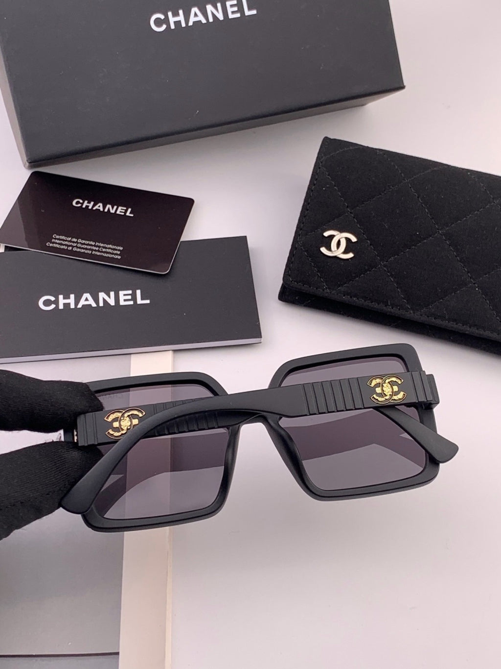 Chanel CH8519 Polarized Square Black Lens Sunglasses for Women - detail image 3