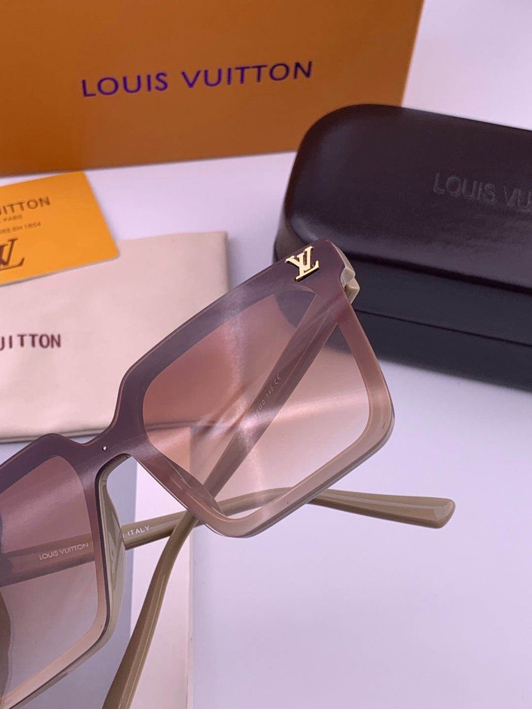 Louis Vuitton L6006 Oversized Red Lens Sunglasses for Men & Women - 371441 - detail image 6