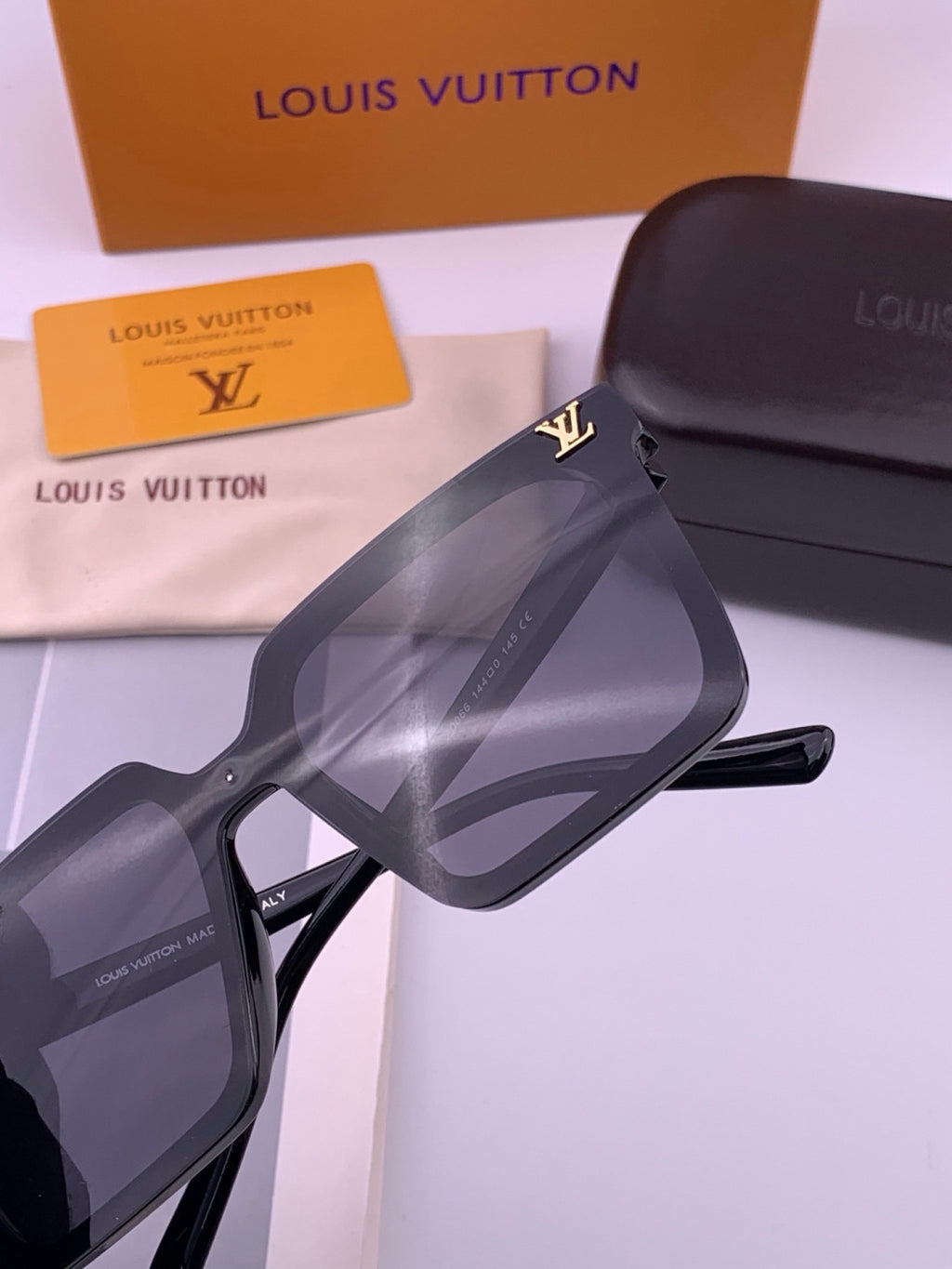 Louis Vuitton L6006 Oversized Black Lens Sunglasses for Men & Women - 371442 - detail image 6