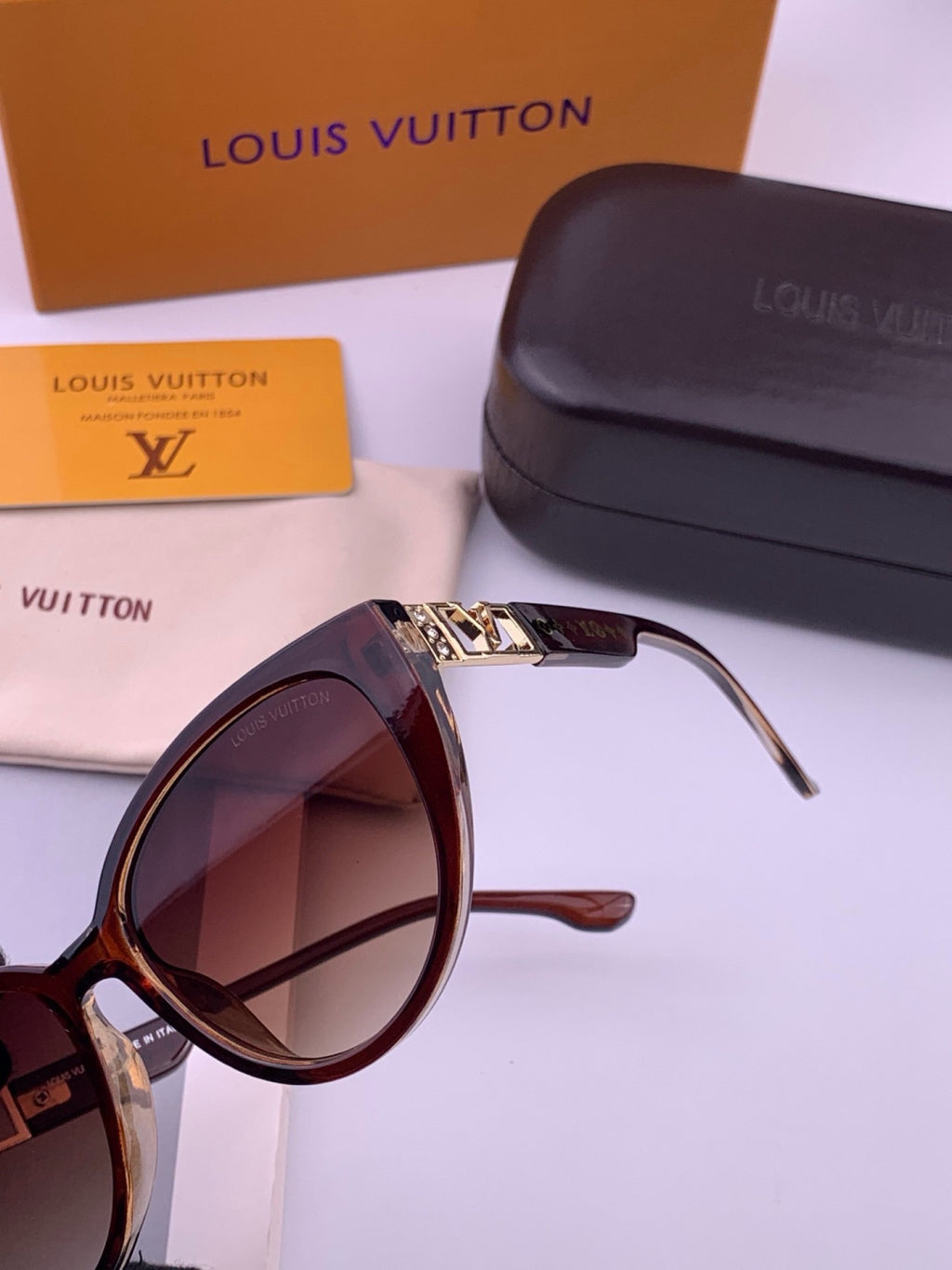 Louis Vuitton L15803 Square Black Lens Sunglasses for Women - 371443 - detail image 5