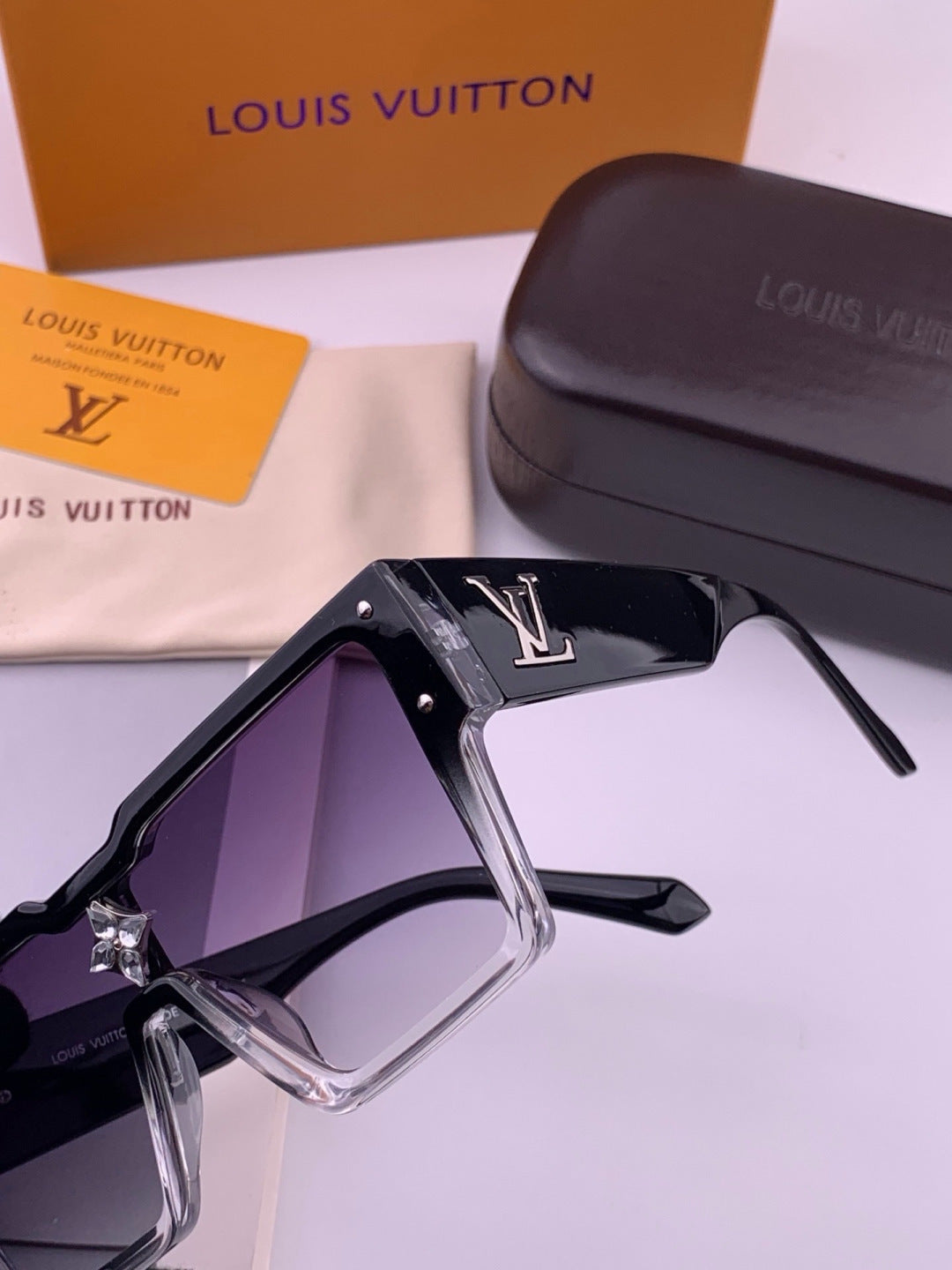 Louis Vuitton L7600 Square Black Lens Sunglasses for Women - 371445 - detail image 3