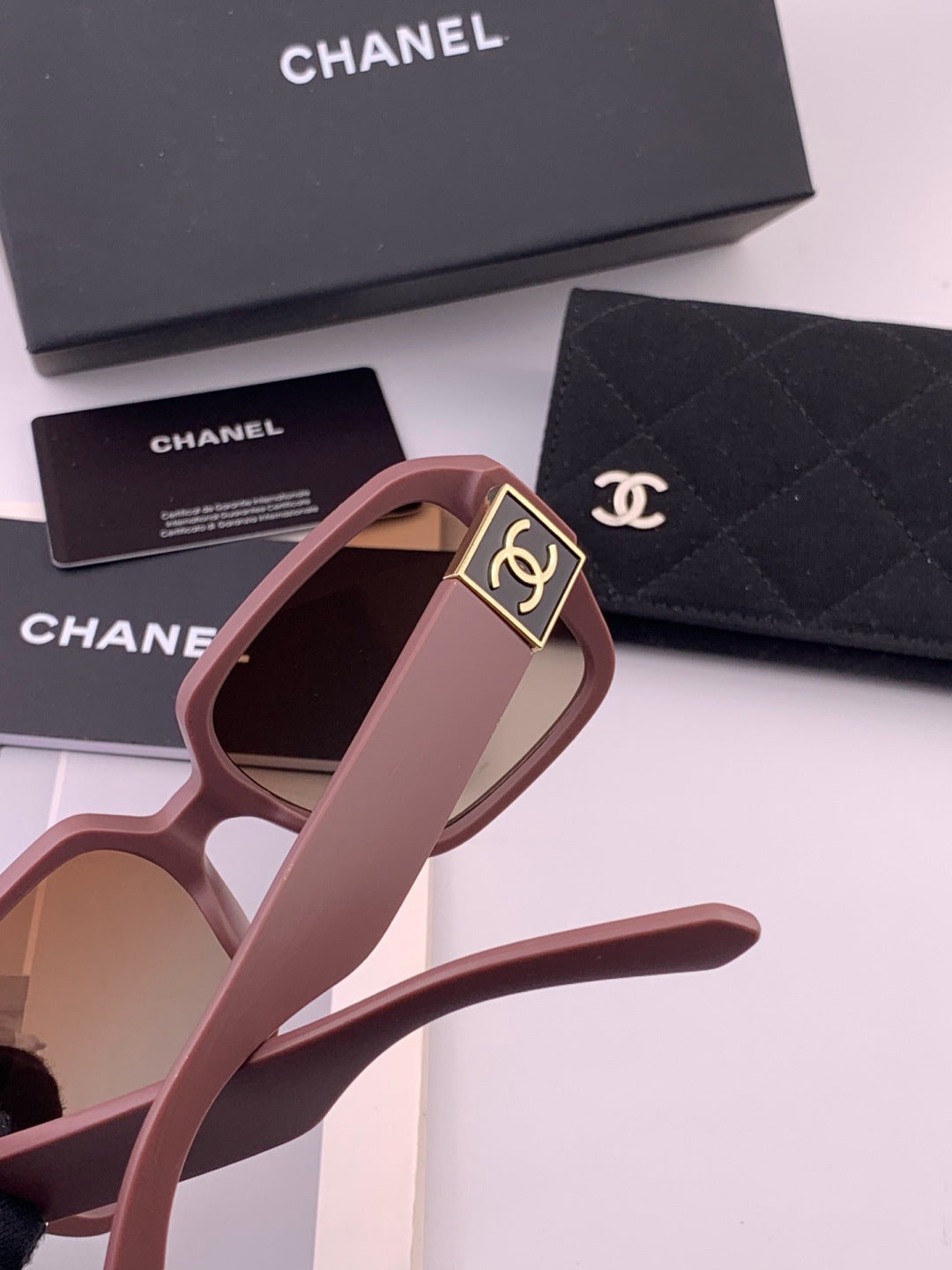 Chanel CH87004 Oversized Red Lens Sunglasses for Men & Women - 371739 - detail image 4
