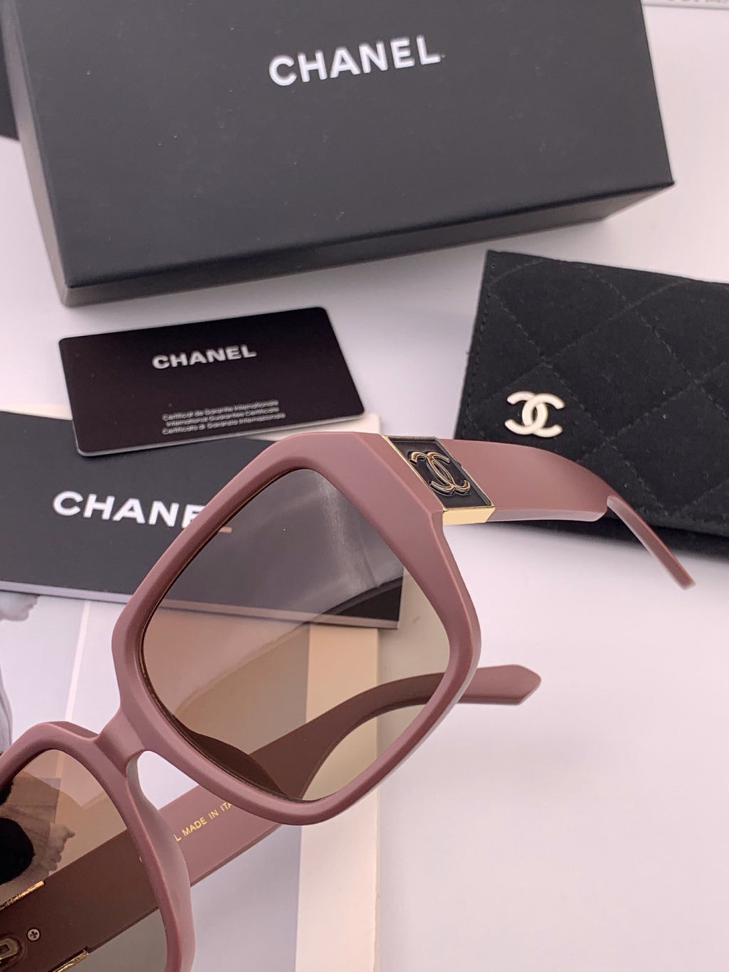 Chanel CH87004 Oversized Red Lens Sunglasses for Men & Women - 371739 - detail image 2