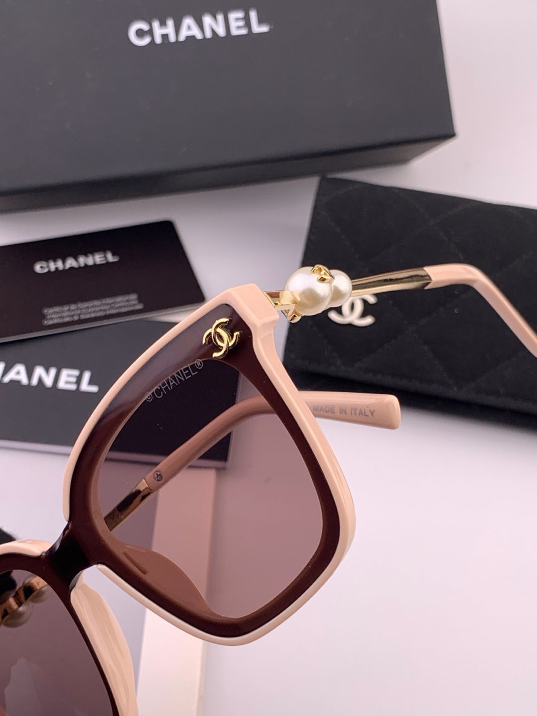 Chanel CH4231 Oversized Black Lens Sunglasses for Men & Women - 371745 - detail image 2