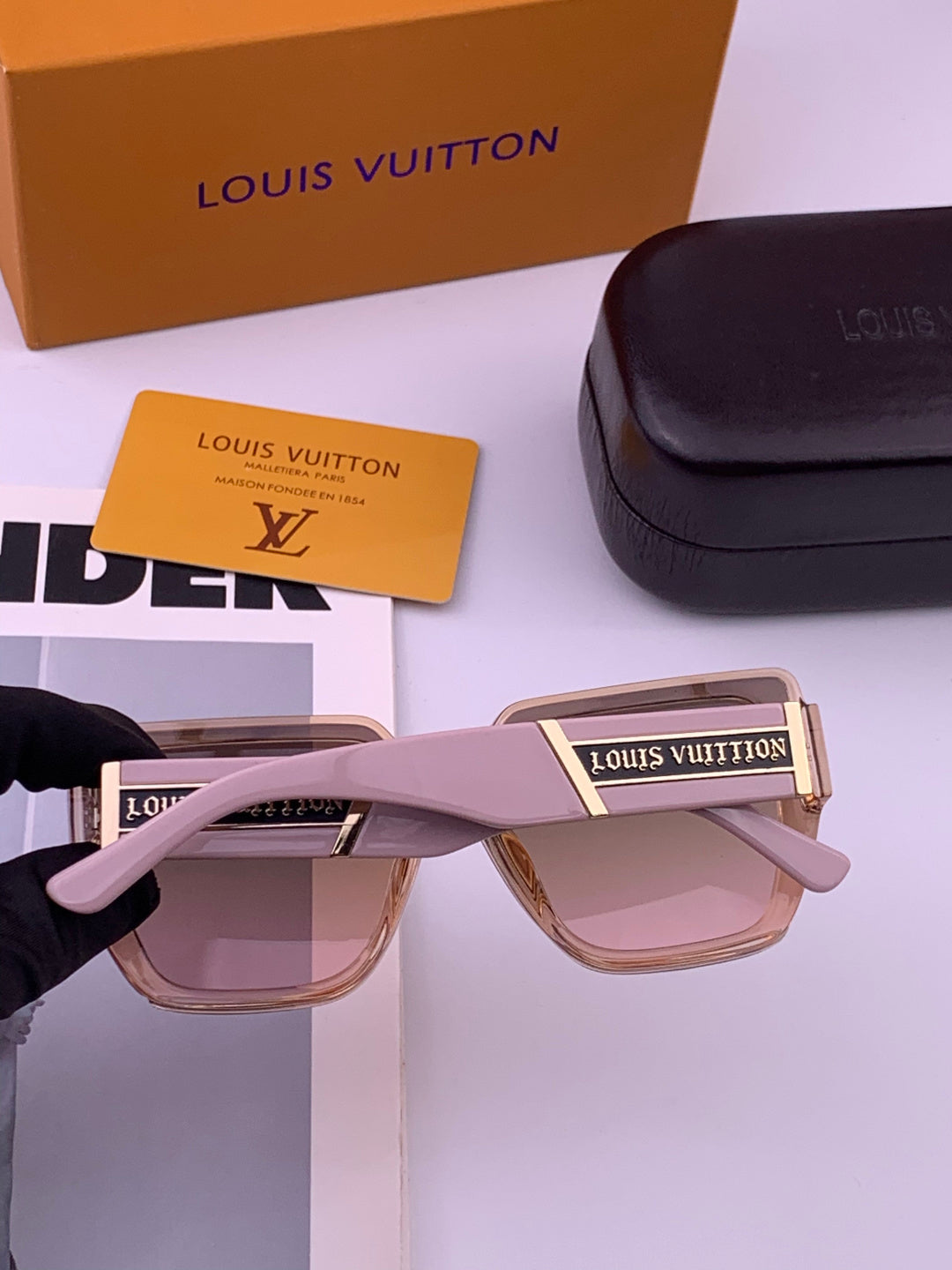 Louis Vuitton L4231 Square Brown Lens Sunglasses for Men & Women - 371321 - detail image 7