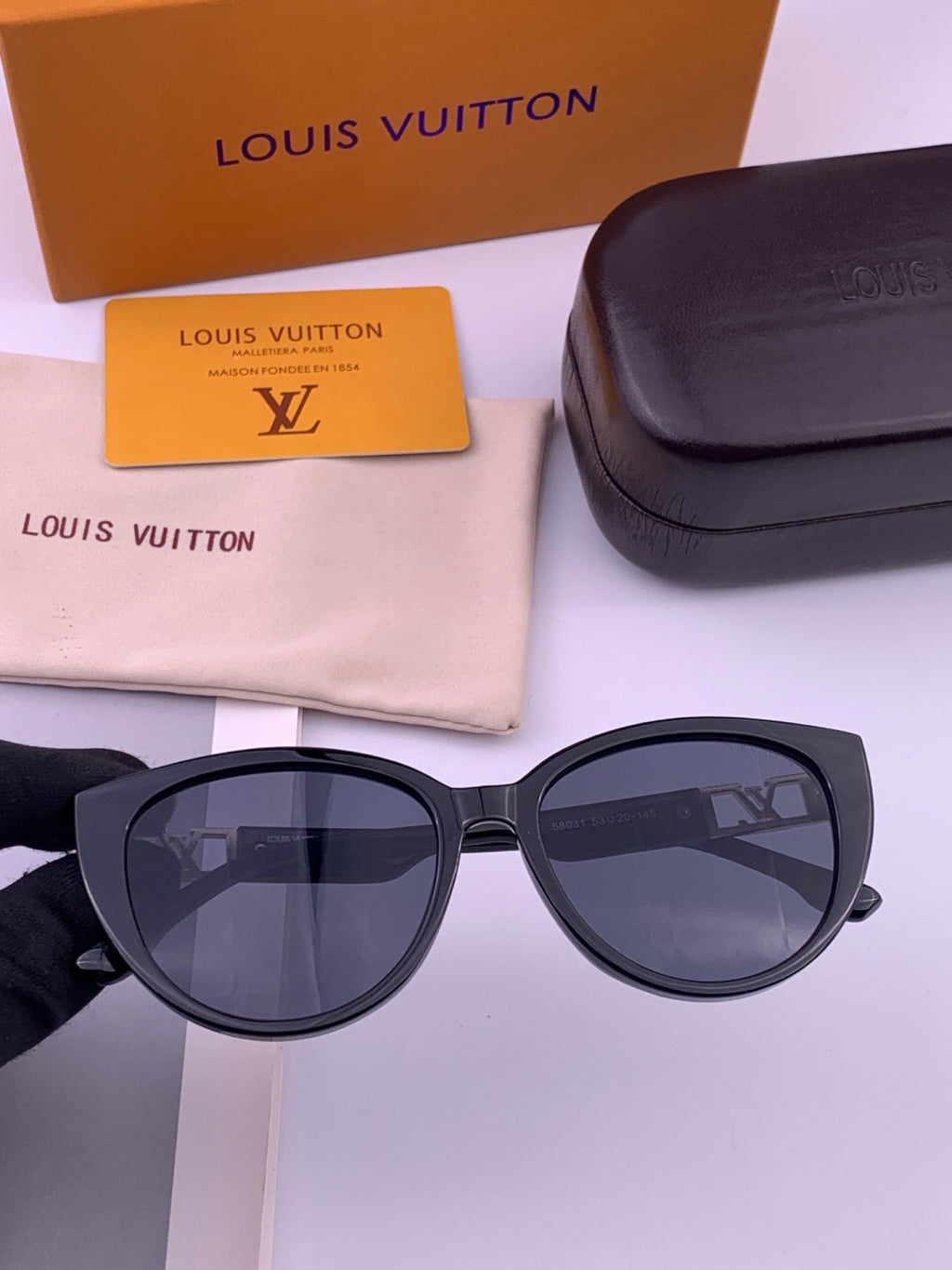 Louis Vuitton L15803 Square Black Lens Sunglasses for Women - 371311 - detail image 2