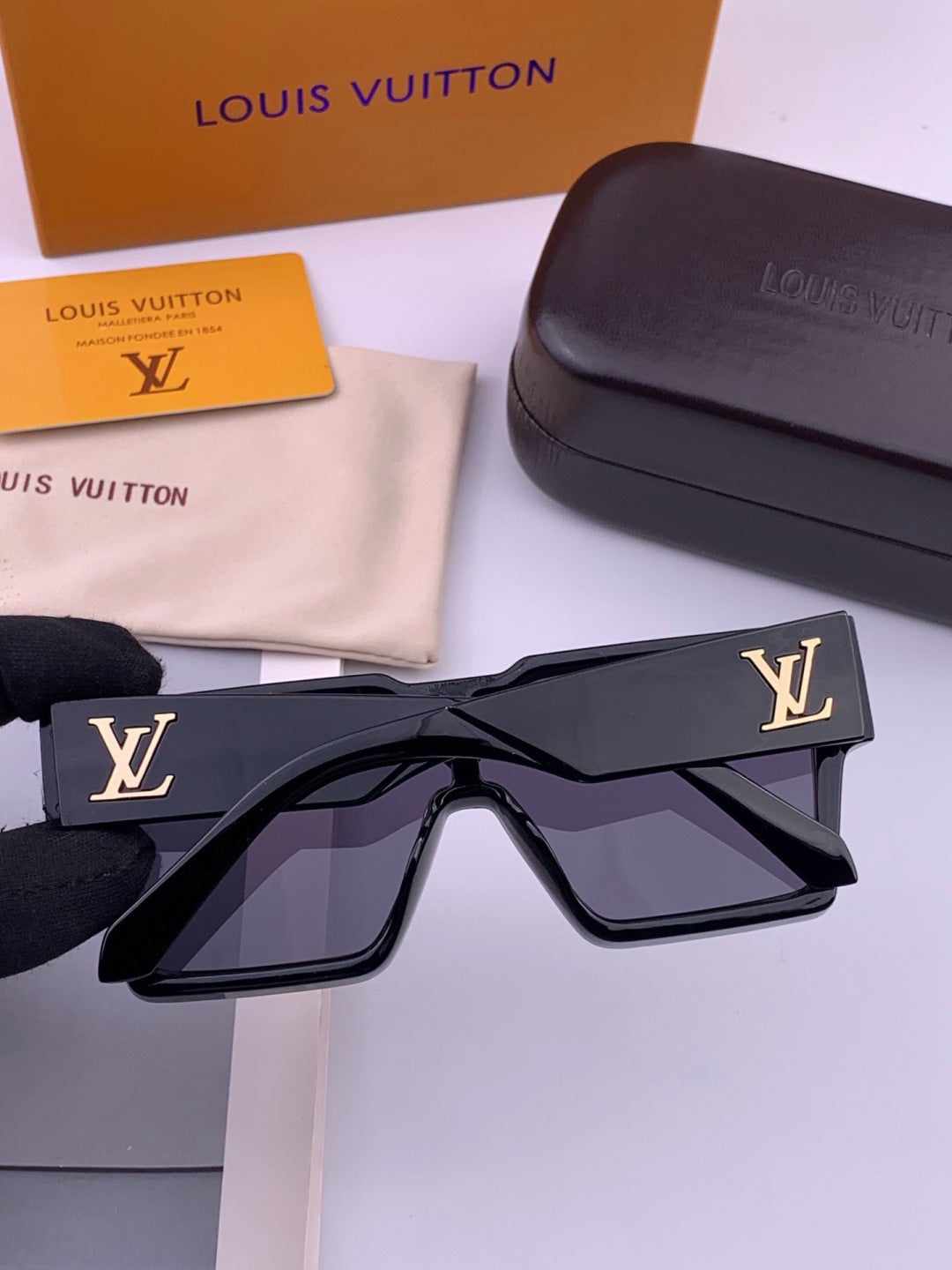 Louis Vuitton L7600 Square Black Lens Sunglasses for Women - 381853 - detail image 4