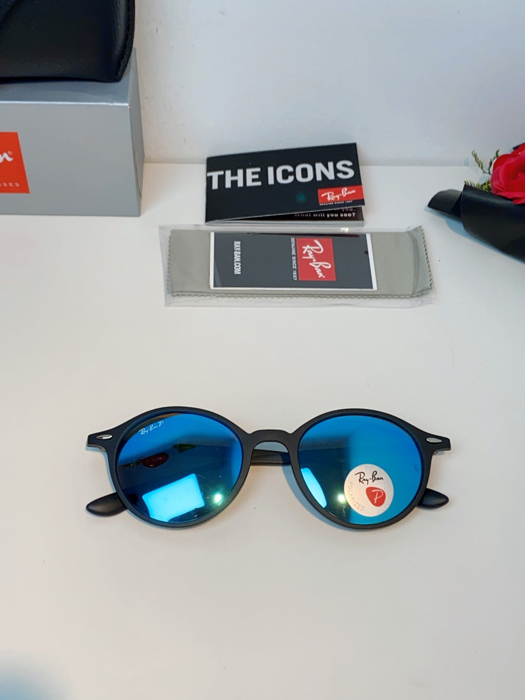 Ray-Ban Polarized Round Blue Lens Sunglasses for Men & Women - 450091 - detail image 10