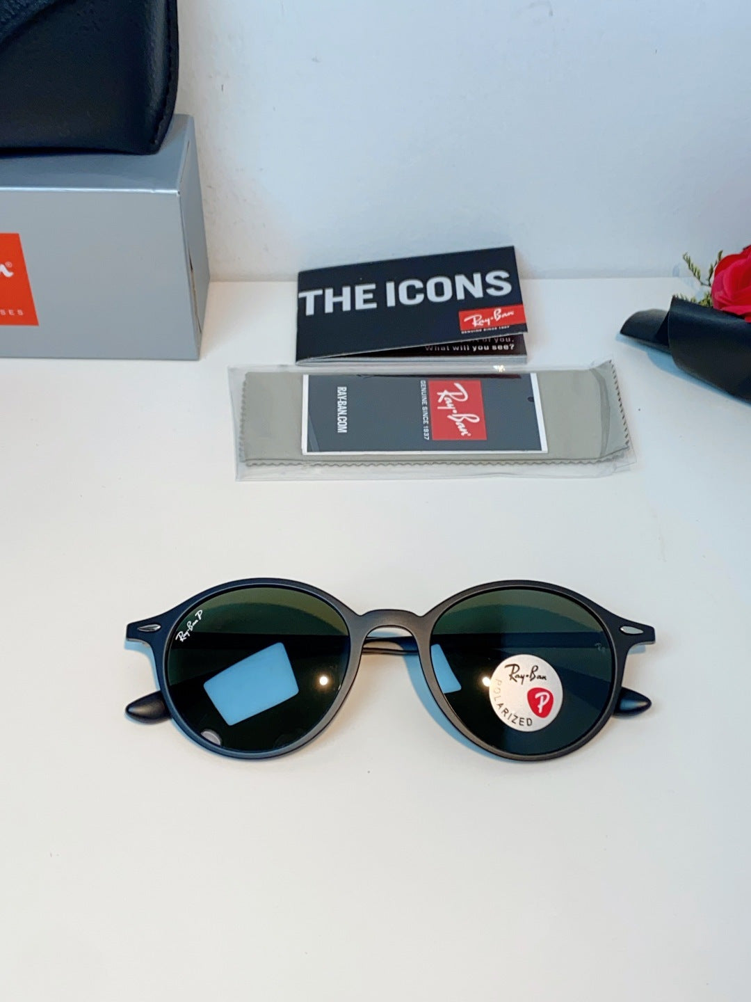 Ray-Ban Polarized Round Black Lens Sunglasses for Men & Women - 450094 - detail image 10