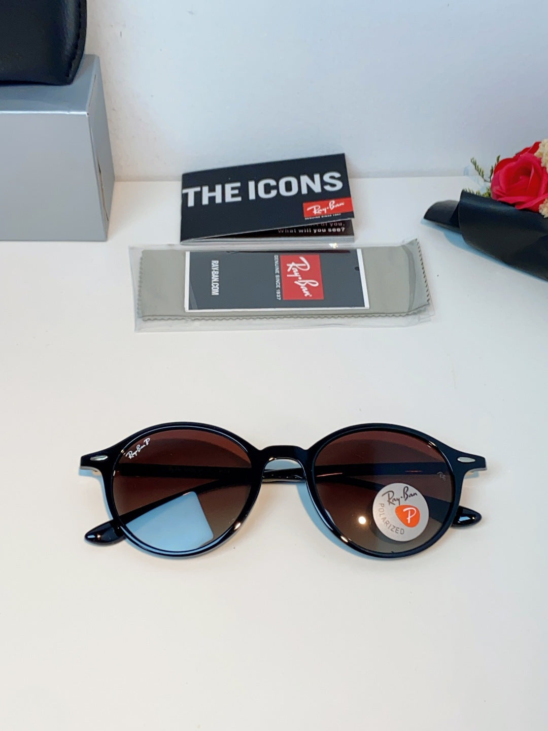 Ray-Ban Polarized Round Red Lens Sunglasses for Men & Women - detail image 10
