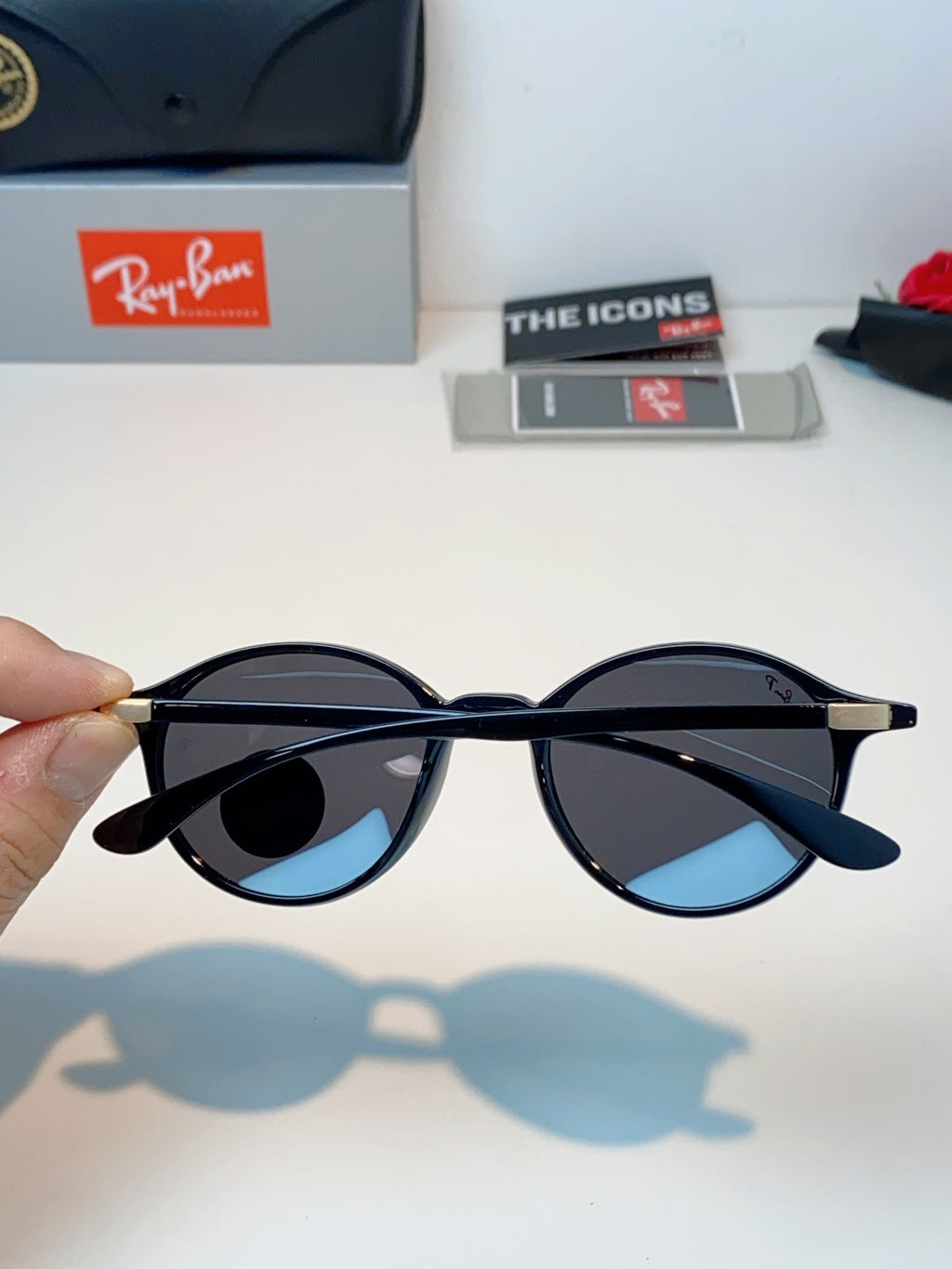 Ray-Ban Polarized Round Black Lens Sunglasses for Men & Women - detail image 5