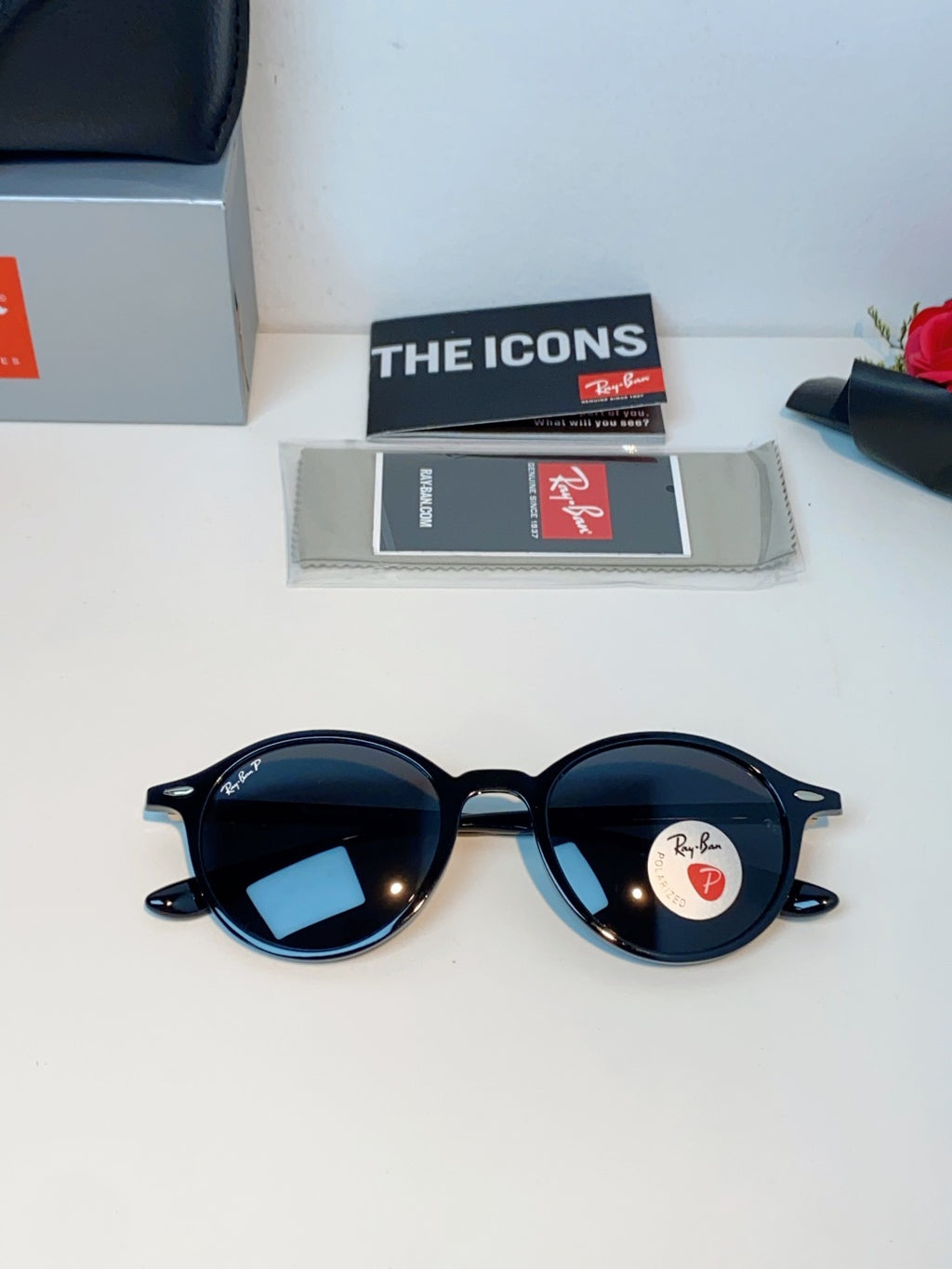 Ray-Ban Polarized Round Black Lens Sunglasses for Men & Women - detail image 10