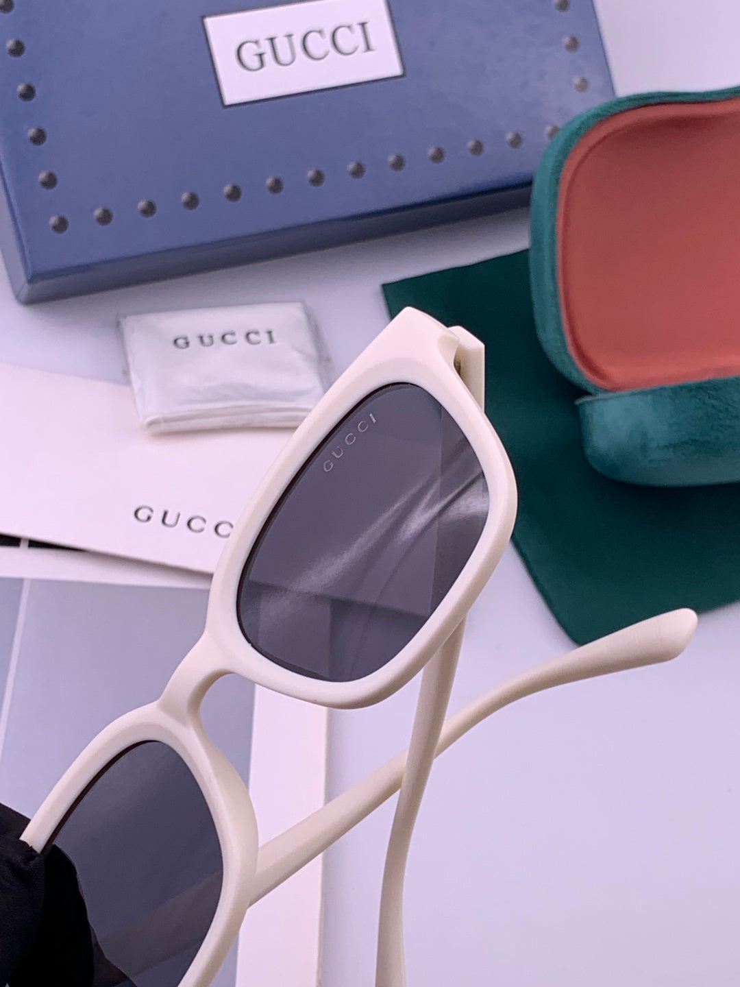 Gucci G5108 Polarized Square Black Lens Sunglasses for Women - 382122 - detail image 3