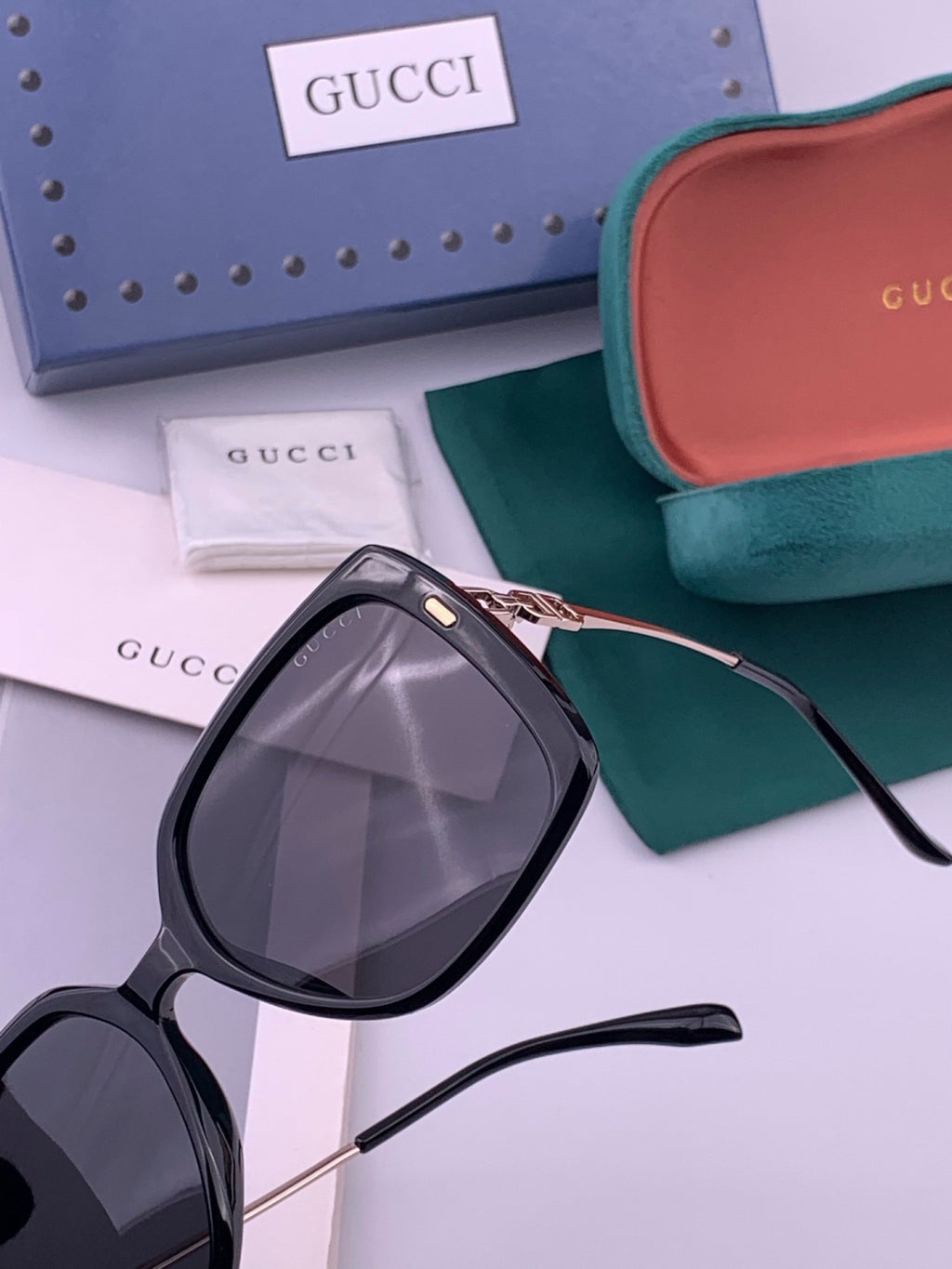 Gucci G9750 Polarized Square Red Lens Sunglasses for Women - 382088 - detail image 3