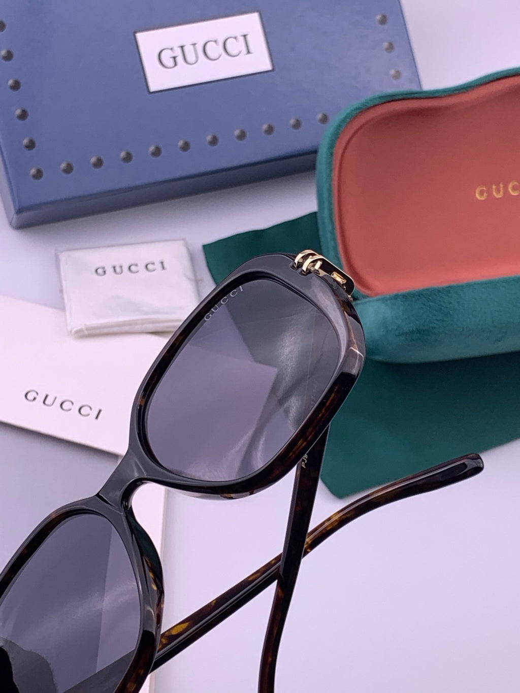 Gucci G2911 Polarized Square Red Lens Sunglasses for Women - 382091 - detail image 3