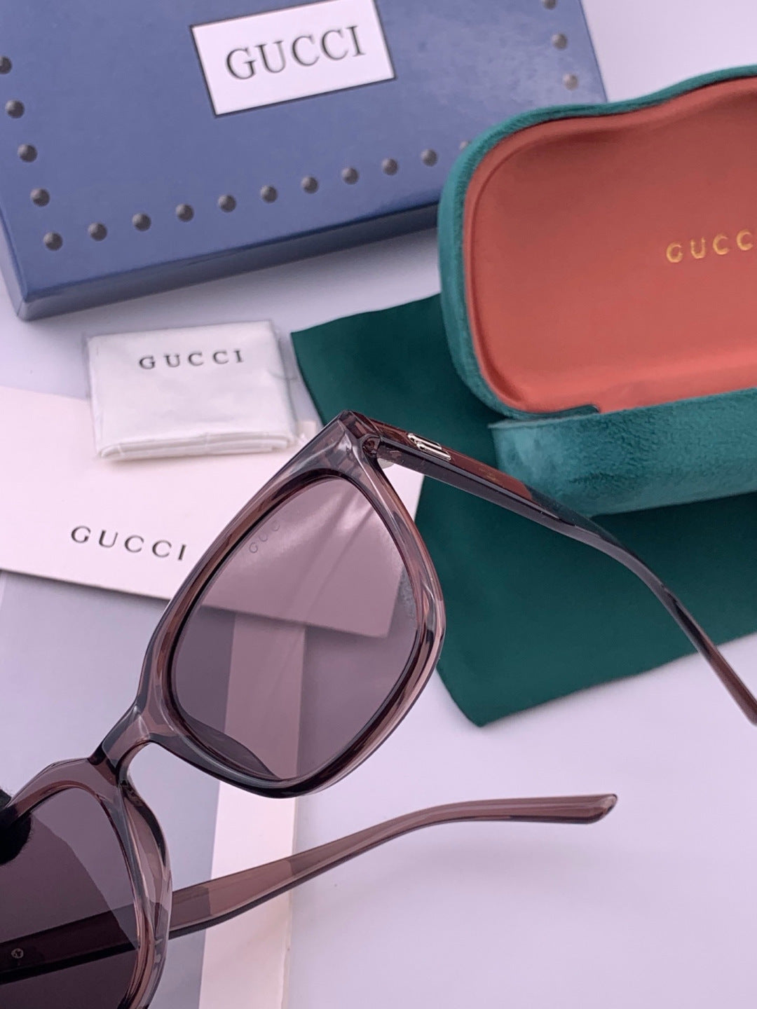 Gucci G57712 Polarized Square Red Lens Sunglasses for Women - 382072 - detail image 3