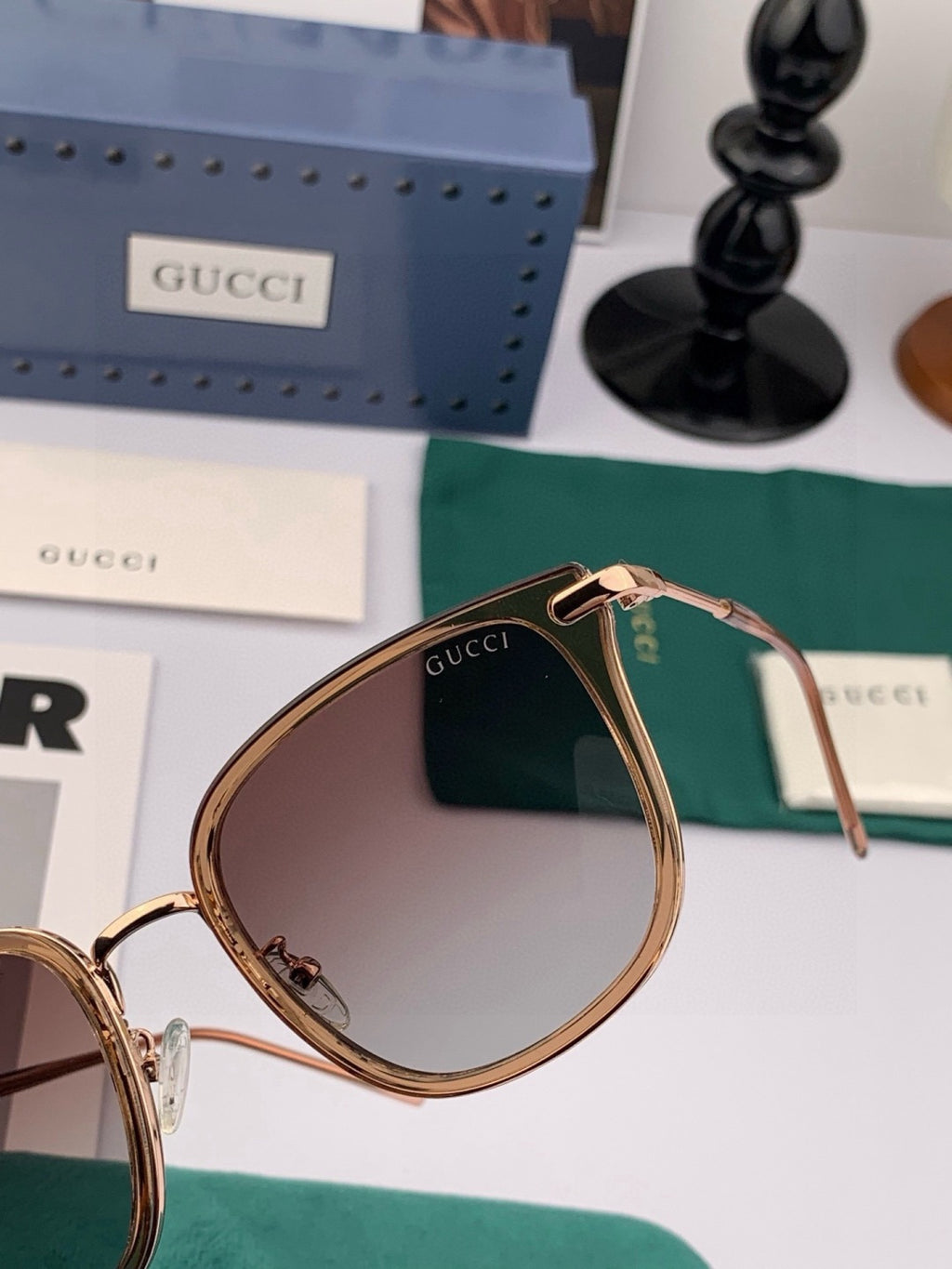 Gucci G5822 Polarized Oversized Black Lens Sunglasses for Men & Women - detail image 5