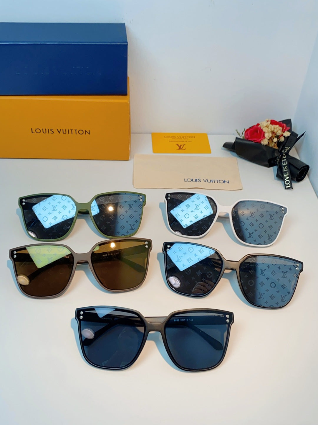 Louis Vuitton Square Black Lens Sunglasses for Men & Women - 398156 - detail image 14