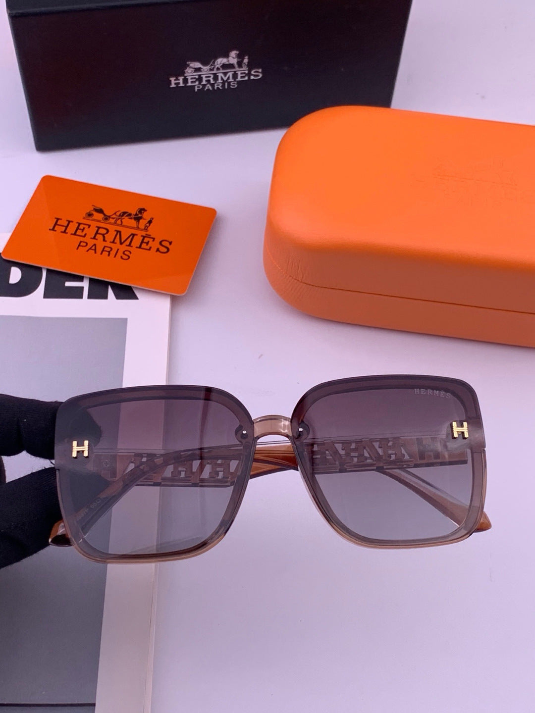 Hermès H7993 Square Gold Lens Sunglasses for Men & Women - 399424