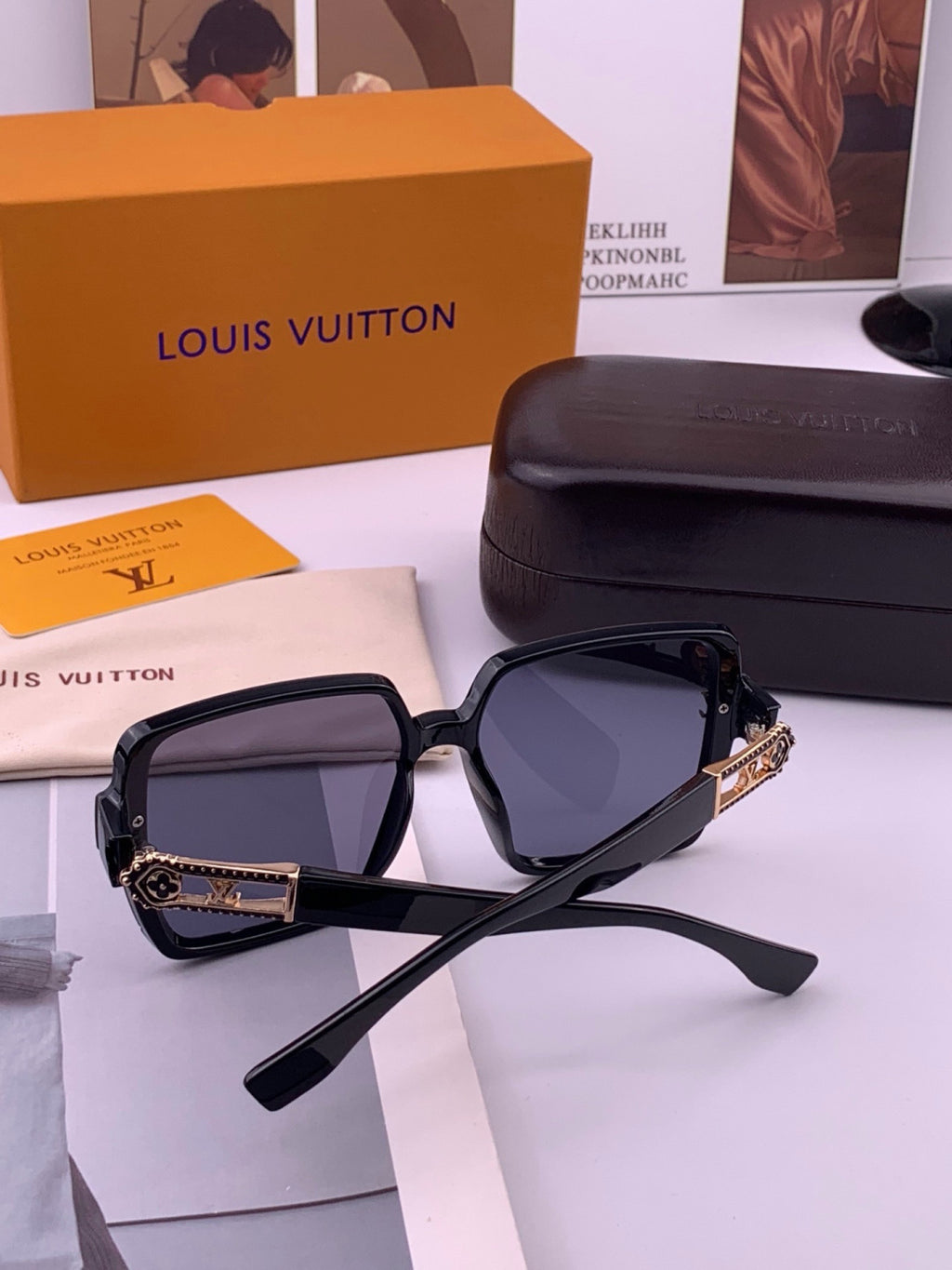 Louis Vuitton L77004 Oversized Blue Lens Sunglasses for Men & Women - 398220 - detail image 7