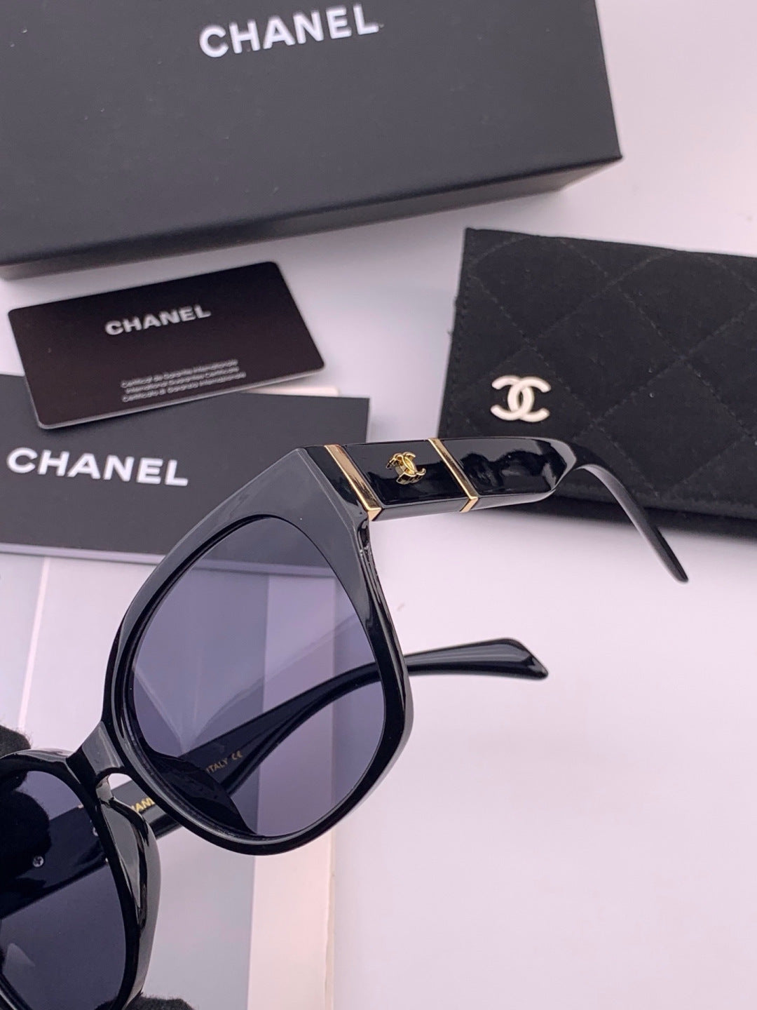 Chanel CH47004 Oversized Black Lens Sunglasses for Men & Women - 398647 - detail image 3