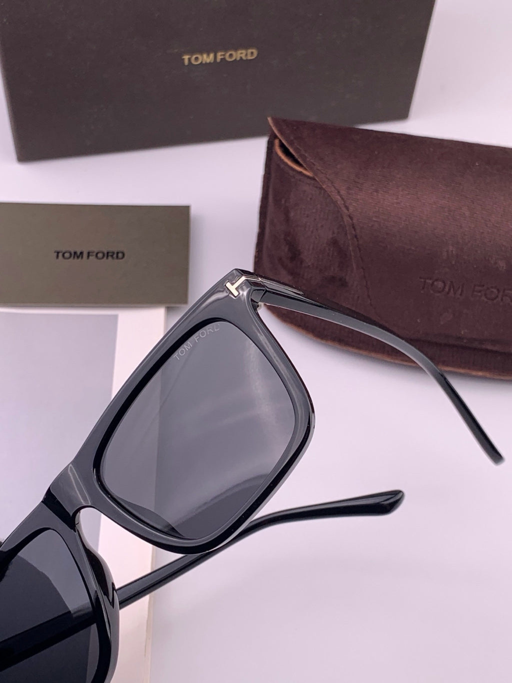 Tom Ford TF7220 Polarized Fashion Black Lens Sunglasses for Men & Wom - 399355 - detail image 2
