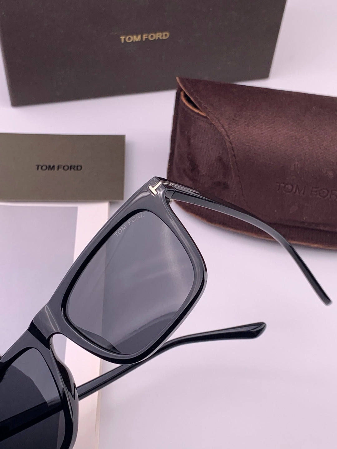 Tom Ford TF7220 Polarized Fashion Black Lens Sunglasses for Men & Wom - 399355 - detail image 2