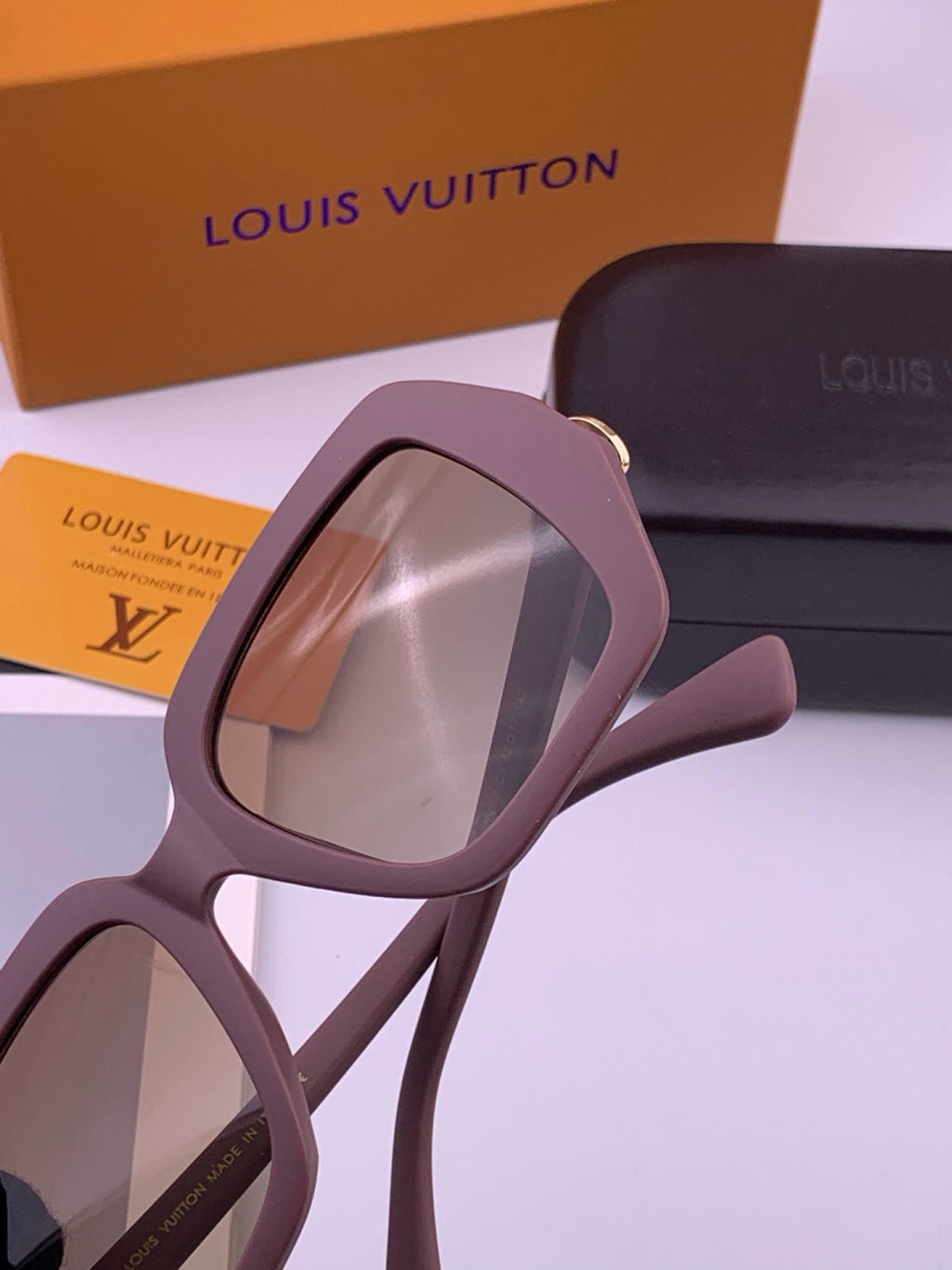 Louis Vuitton L27006 Oversized Brown Lens Sunglasses for Men & Women - 398203 - detail image 3