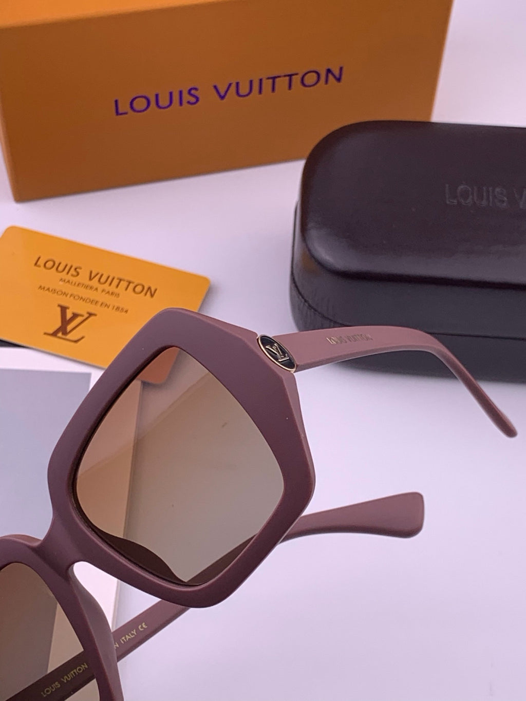 Louis Vuitton L27006 Oversized Brown Lens Sunglasses for Men & Women - 398203 - detail image 4