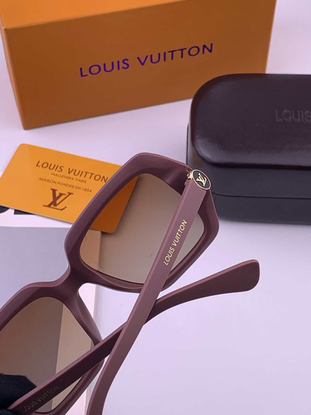 Louis Vuitton L27006 Oversized Brown Lens Sunglasses for Men & Women - 398203 - detail image 5