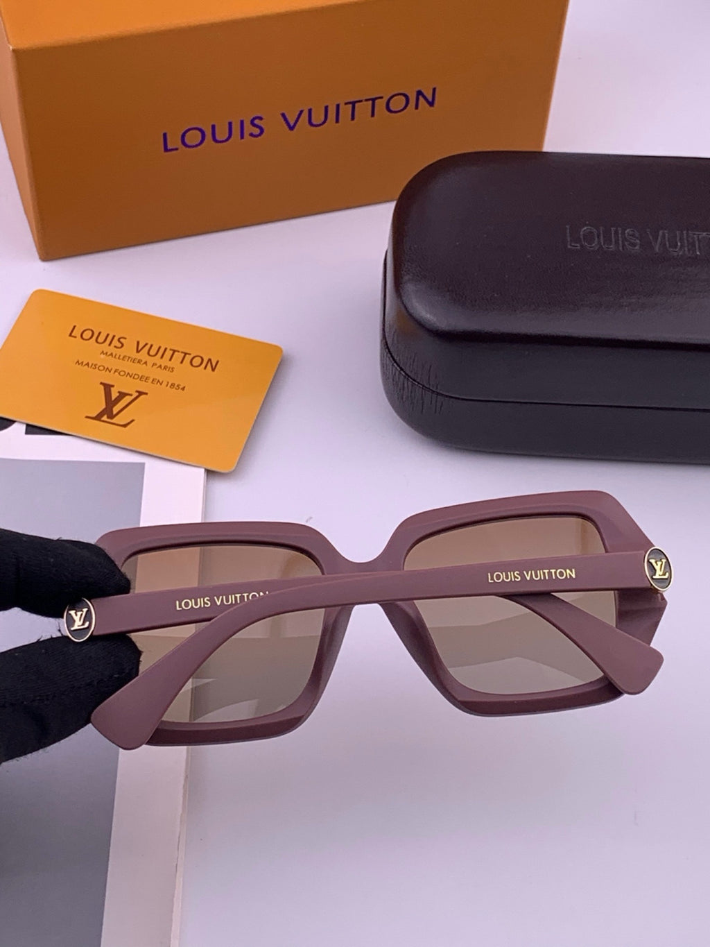 Louis Vuitton L27006 Oversized Brown Lens Sunglasses for Men & Women - 398203 - detail image 6