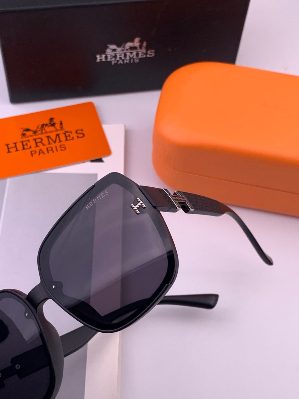 Hermès H8303 Square Black Lens Sunglasses for Men & Women - 399455 - detail image 3