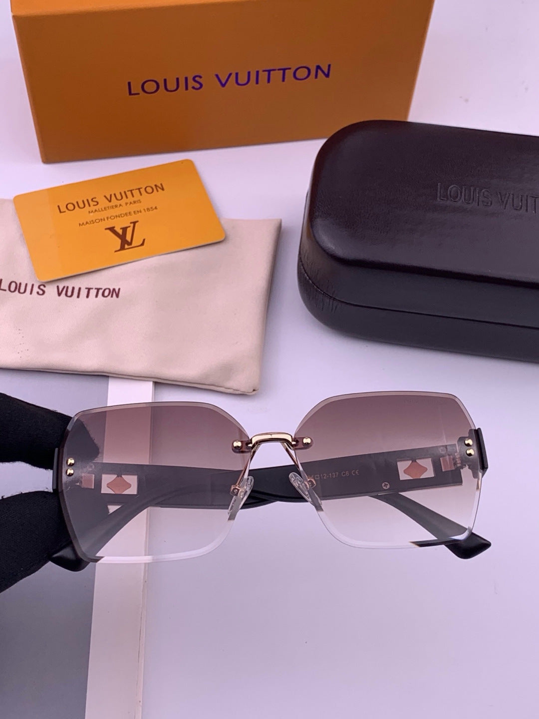 Louis Vuitton L9261 Square Black Lens Sunglasses for Men & Women - 398113