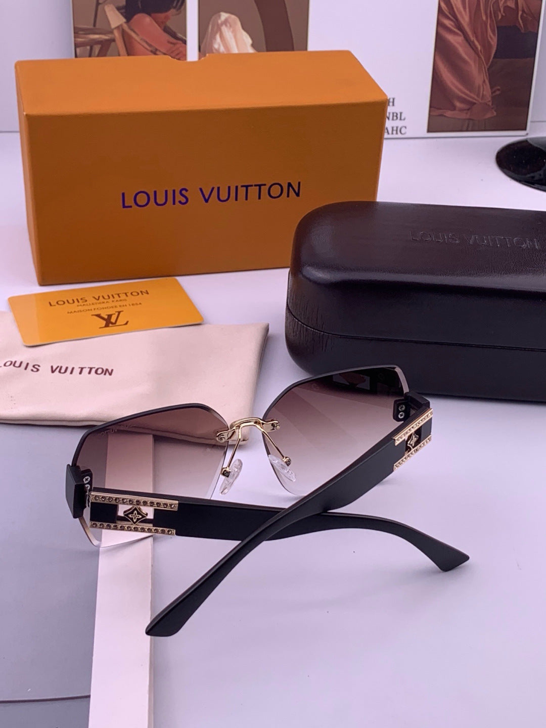 Louis Vuitton L9261 Square Black Lens Sunglasses for Men & Women - 398113 - detail image 6