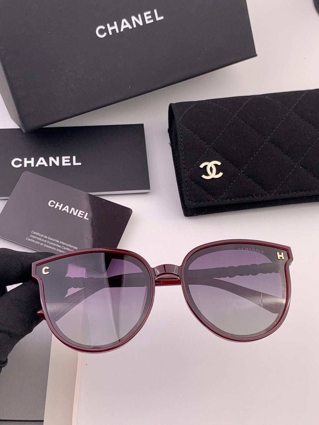 Chanel CH7788 Polarized Oversized Pink Lens Sunglasses for Men & Women - detail image 3