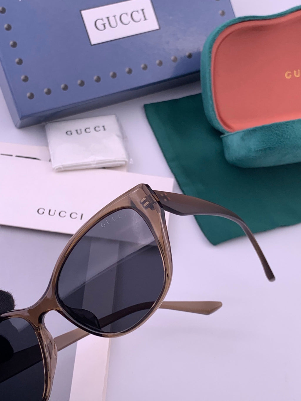 Gucci G3820 Polarized Square Black Lens Sunglasses for Men & Women - detail image 5