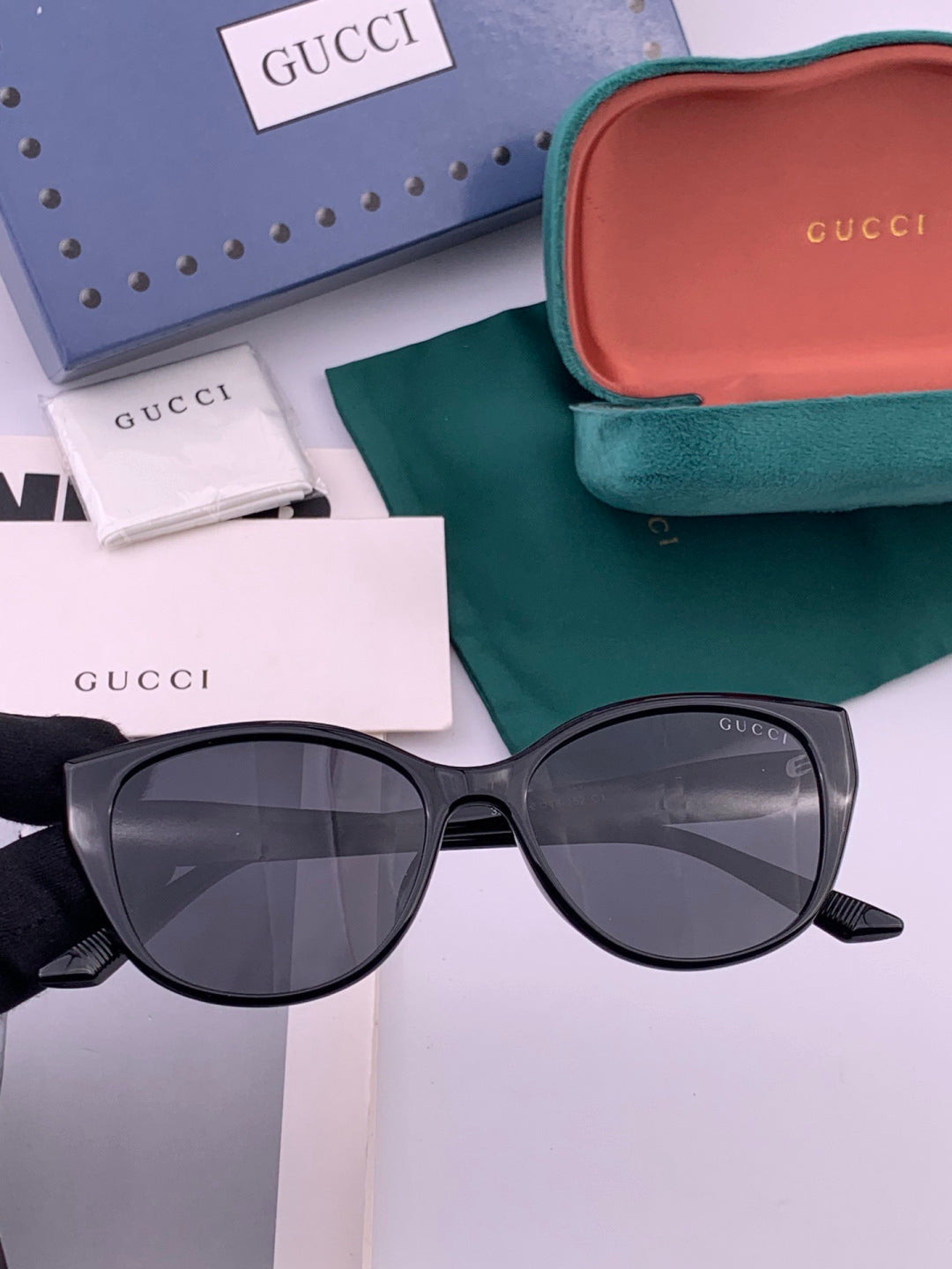 Gucci G3820 Polarized Square Black Lens Sunglasses for Men & Women - detail image 2