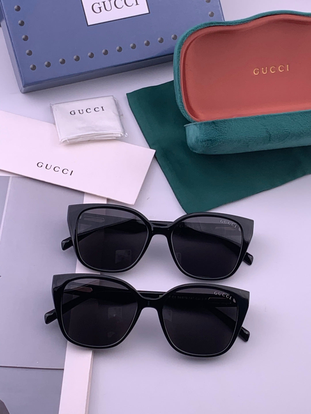 Gucci G77726 Polarized Square Black Lens Sunglasses for Men & Women - detail image 7