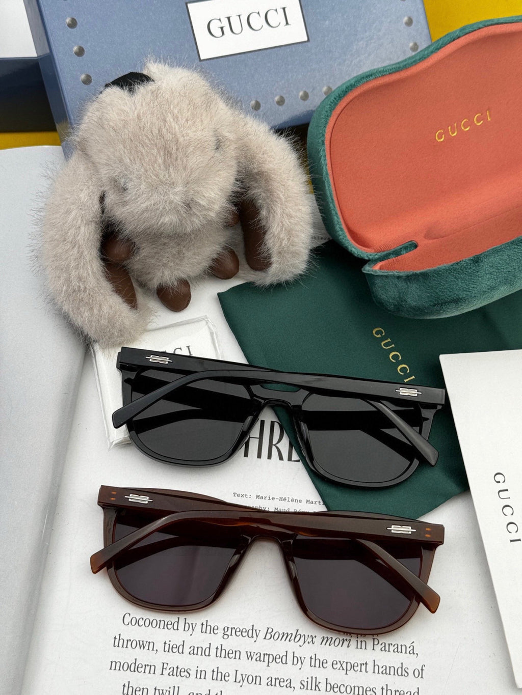 Gucci G97722 Polarized Square Gold Lens Sunglasses for Women - detail image 5
