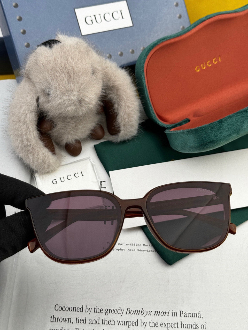 Gucci G97722 Polarized Square Gold Lens Sunglasses for Women - detail image 2
