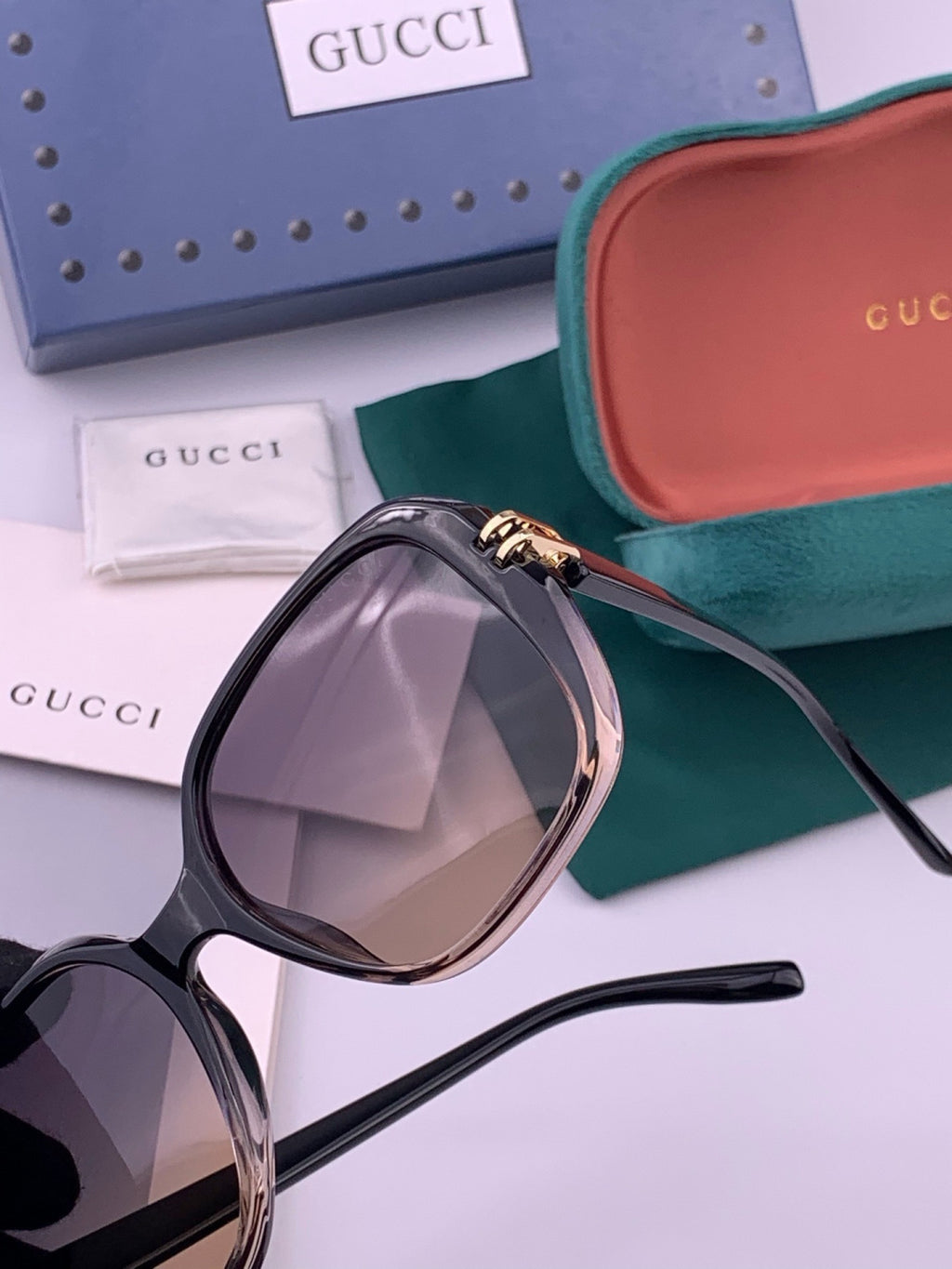Gucci G2911 Polarized Square Red Lens Sunglasses for Women - detail image 3