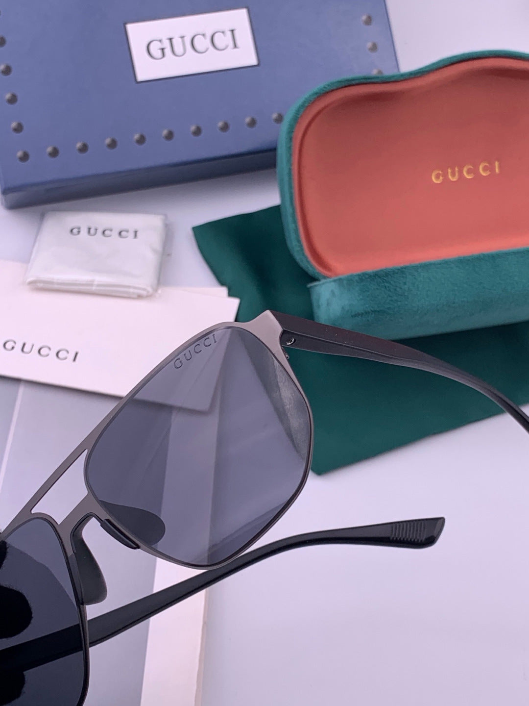 Gucci G1225 Polarized Aviator Brown Lens Sunglasses for Men - detail image 3
