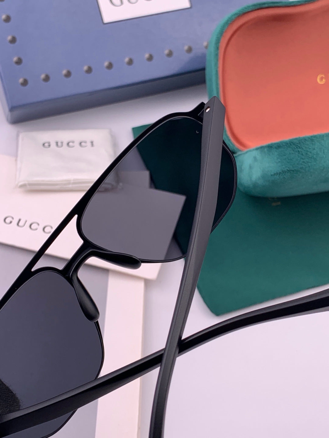 Gucci G1225 Polarized Aviator Gold Lens Sunglasses for Men - detail image 6