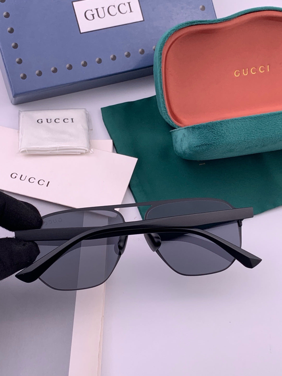 Gucci G1225 Polarized Aviator Gold Lens Sunglasses for Men - detail image 4