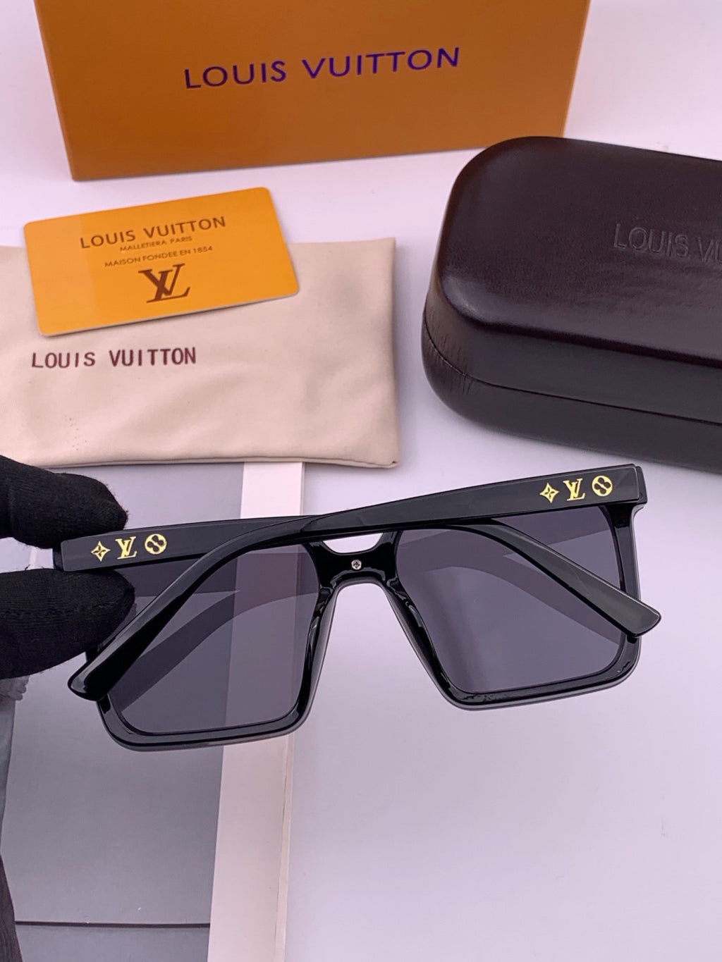 Louis Vuitton L6006 Oversized Black Lens Sunglasses for Men & Women - 414840 - detail image 5