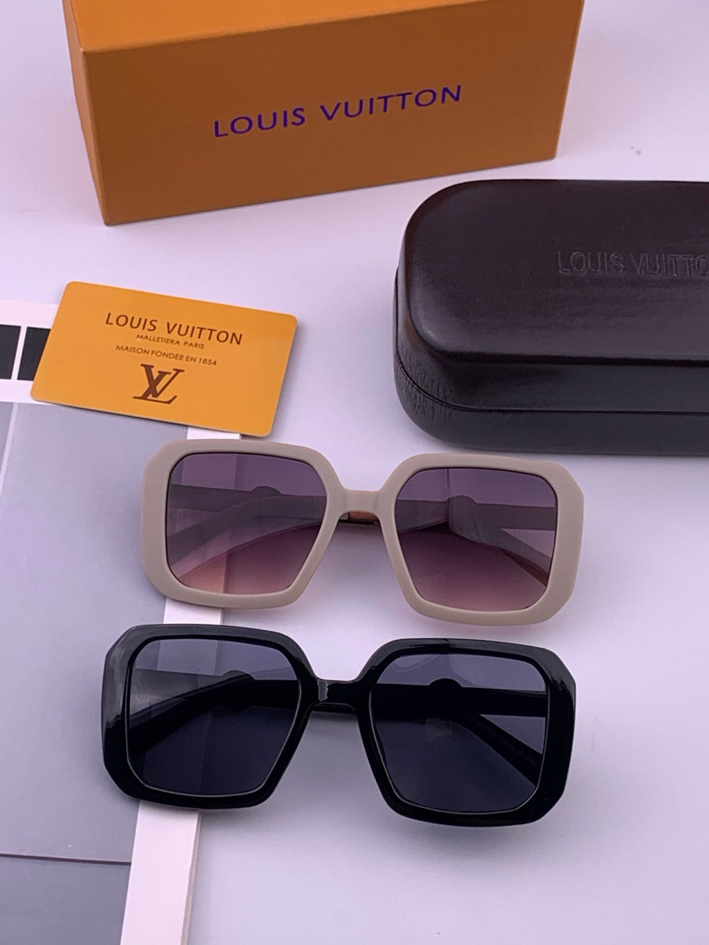 Louis Vuitton L37007 Oversized Brown Lens Sunglasses for Men & Women - 414816 - detail image 7