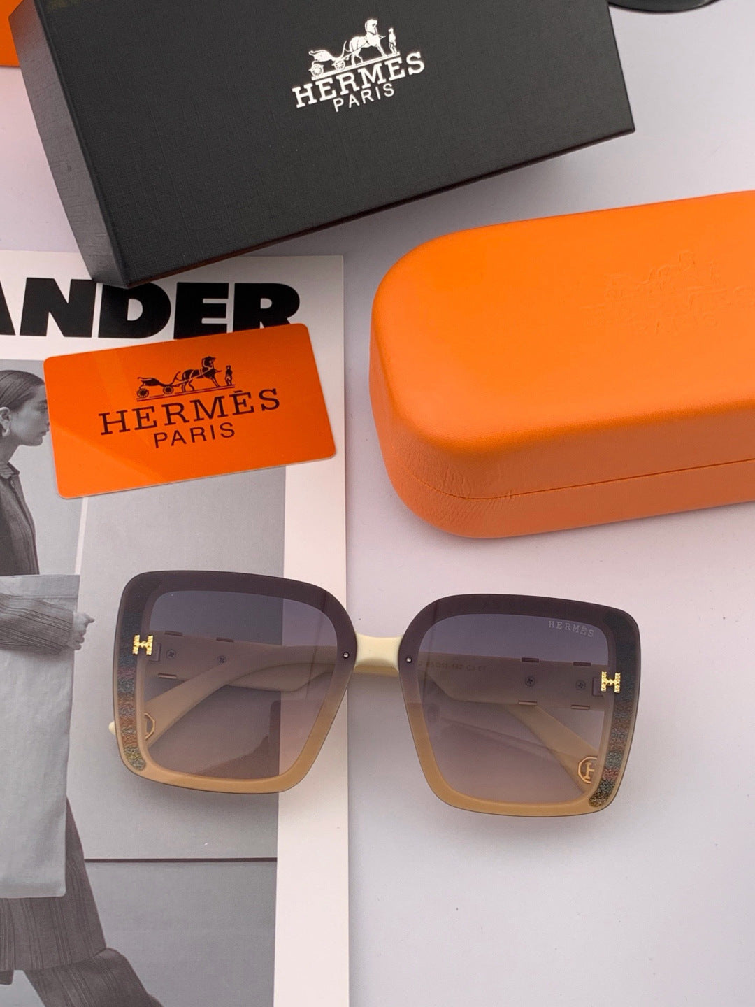 Hermès H2304 Square Pink Lens Sunglasses for Men & Women - 432998 - detail image 3
