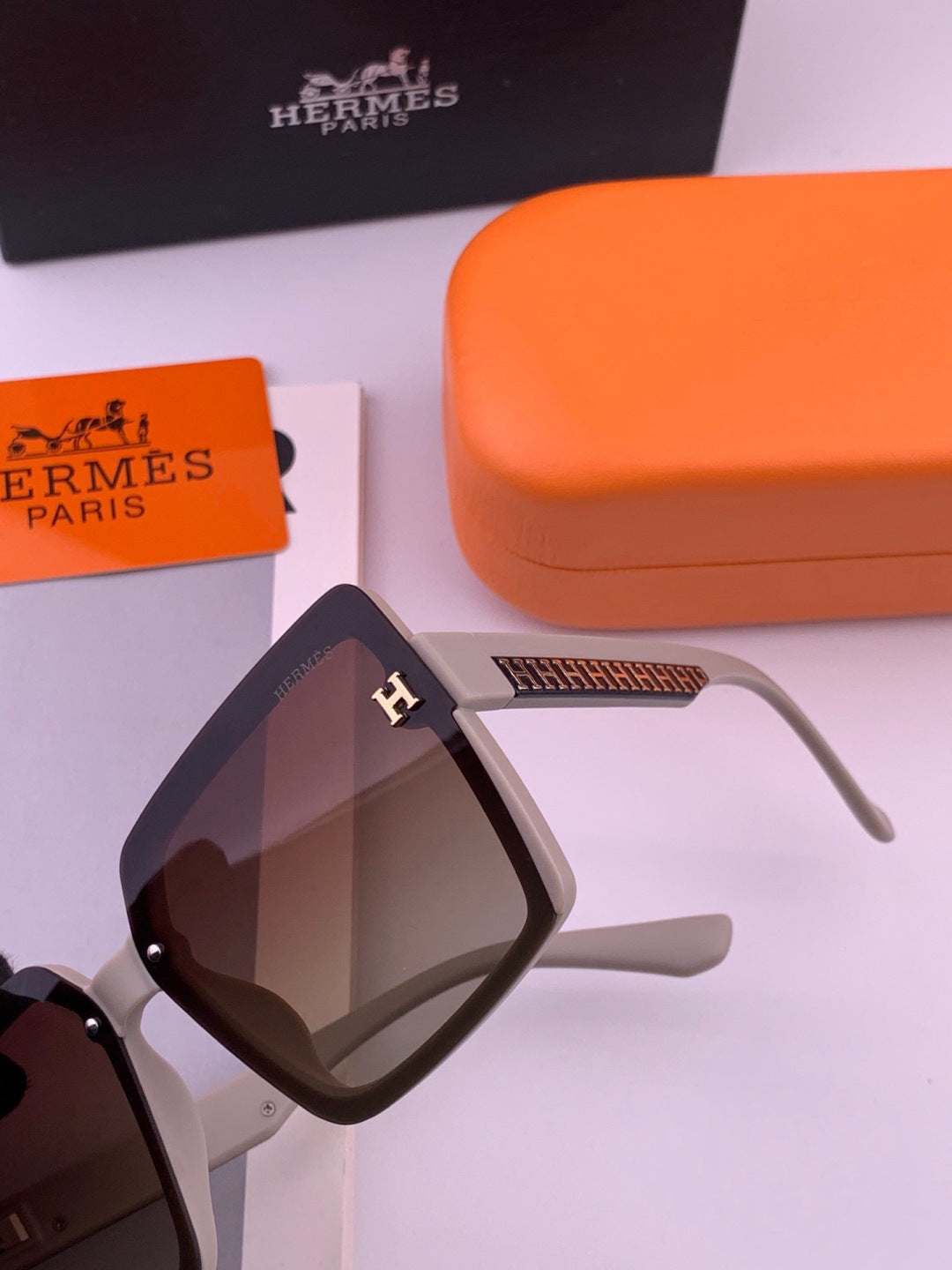 Hermès H1605 Square Black Lens Sunglasses for Men & Women - 433003 - detail image 2