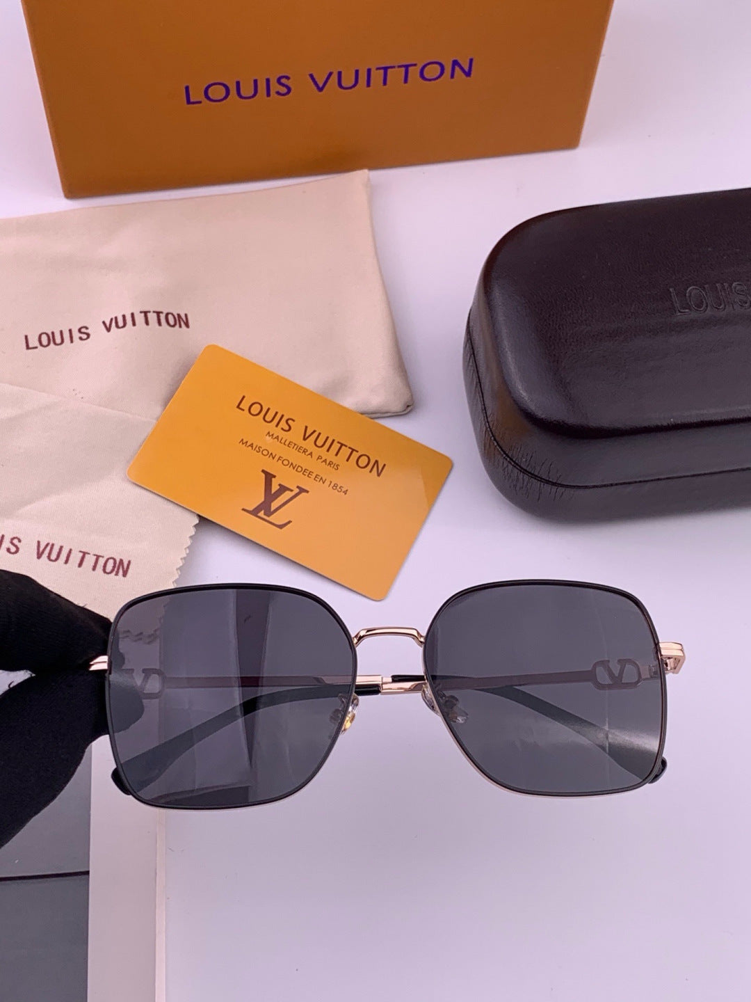 Louis Vuitton L8191 Polarized Aviator Gold Lens Sunglasses for Men & - 431204